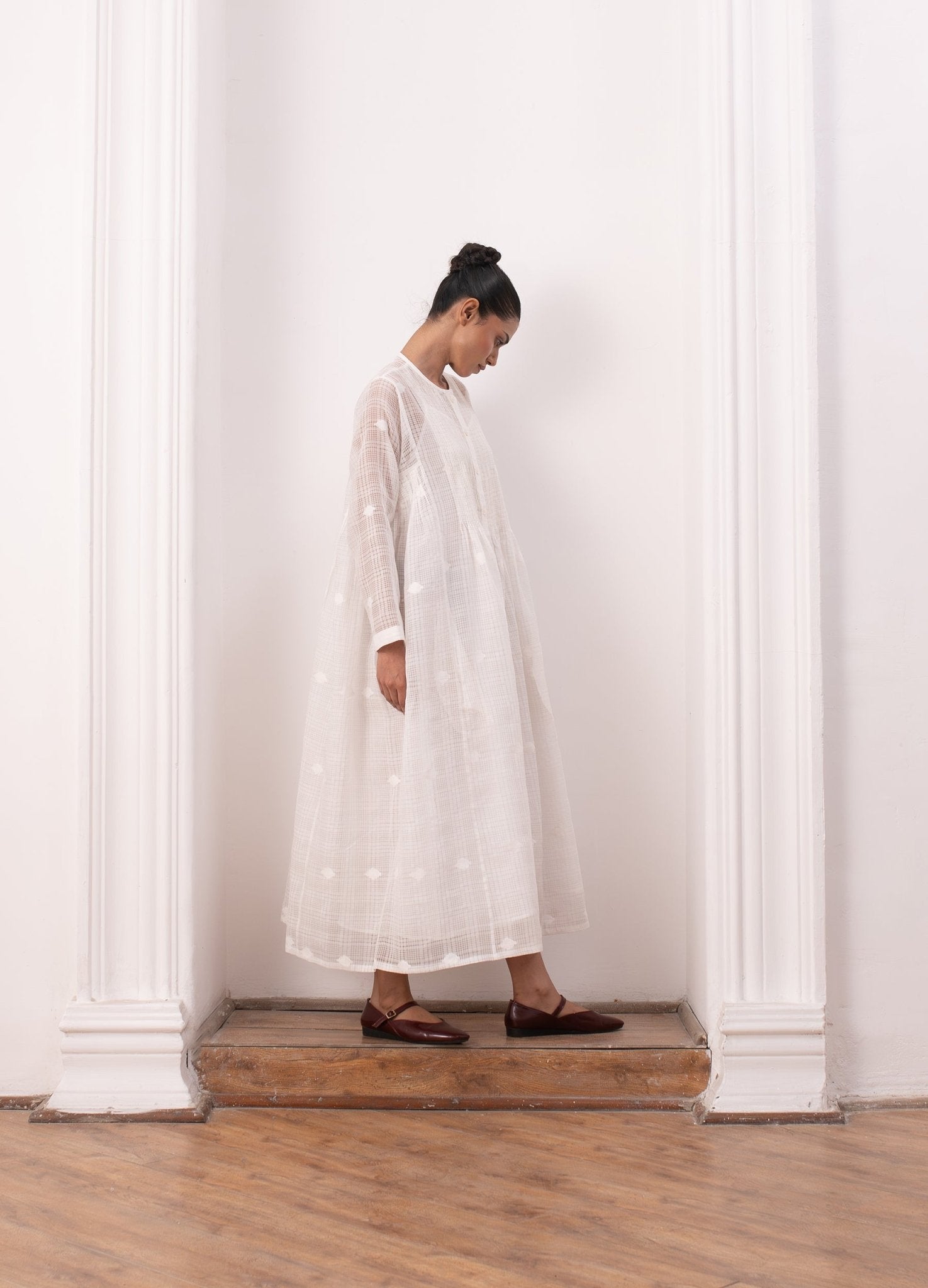 Lucie Rie Dress - White - CiceroniDressesHiranya