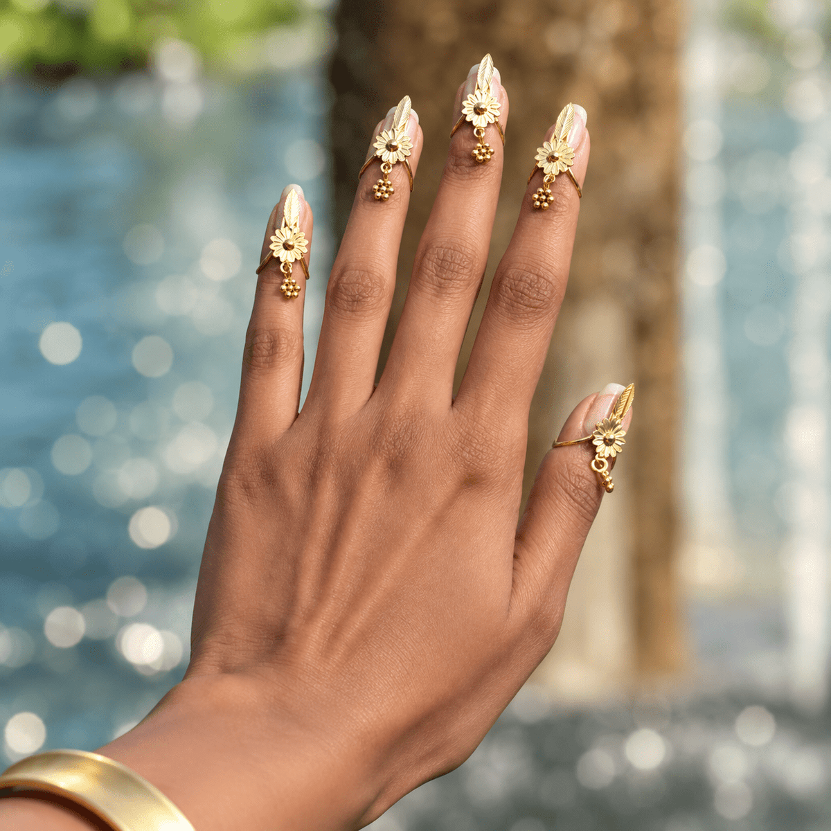 Lush Leaf Vanki Nail Ring - CiceroniNail RingKalon Art Jewellery
