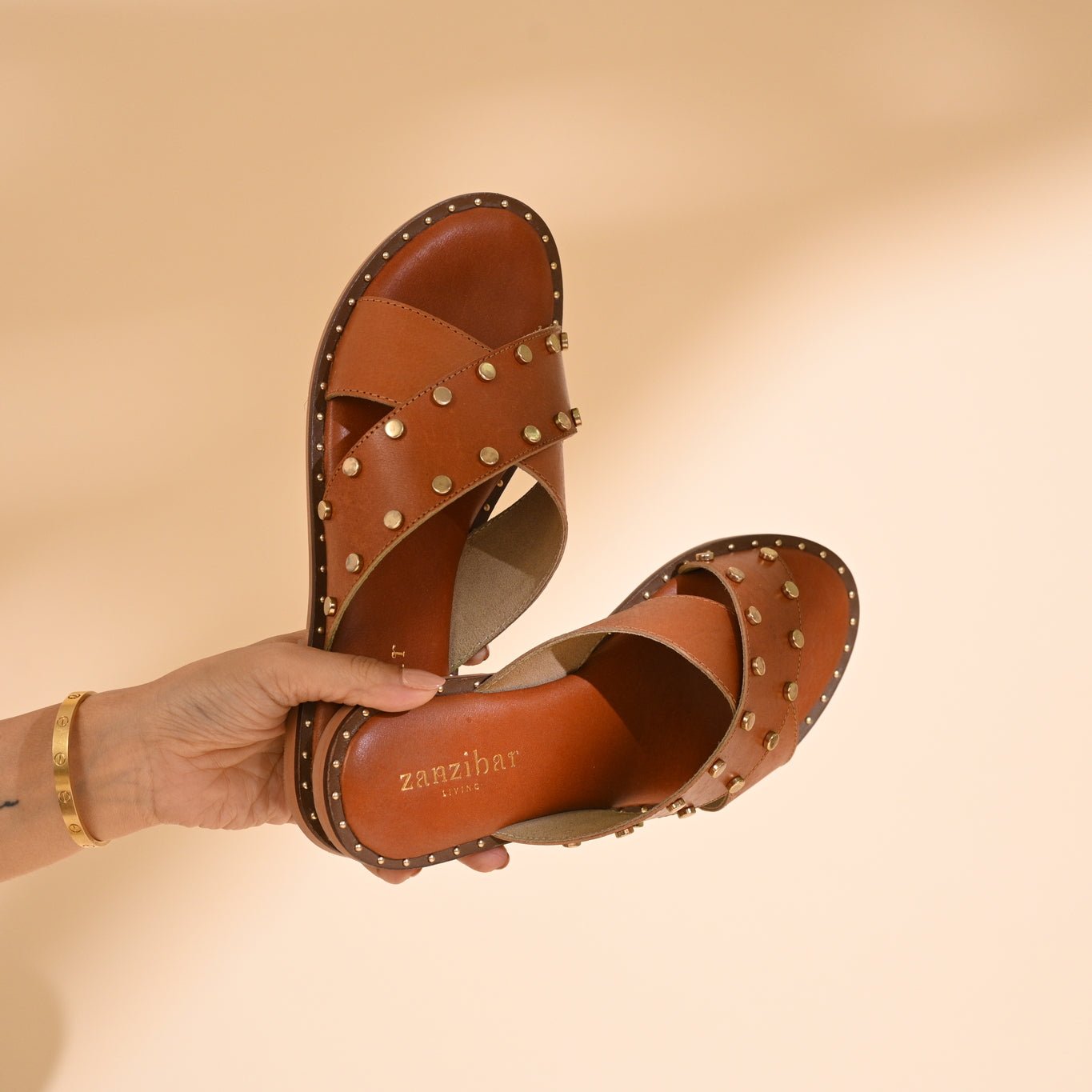 Marlborough Rivet - Tan - CiceroniFlatsZanzibar Living