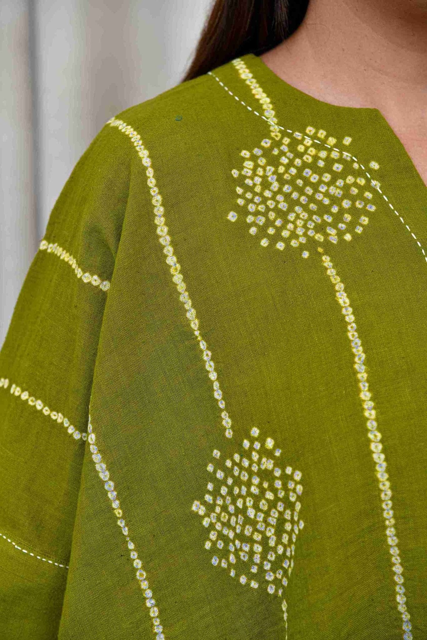 Mehandi Distorted Line Top - CiceroniTopsYD Aashiya