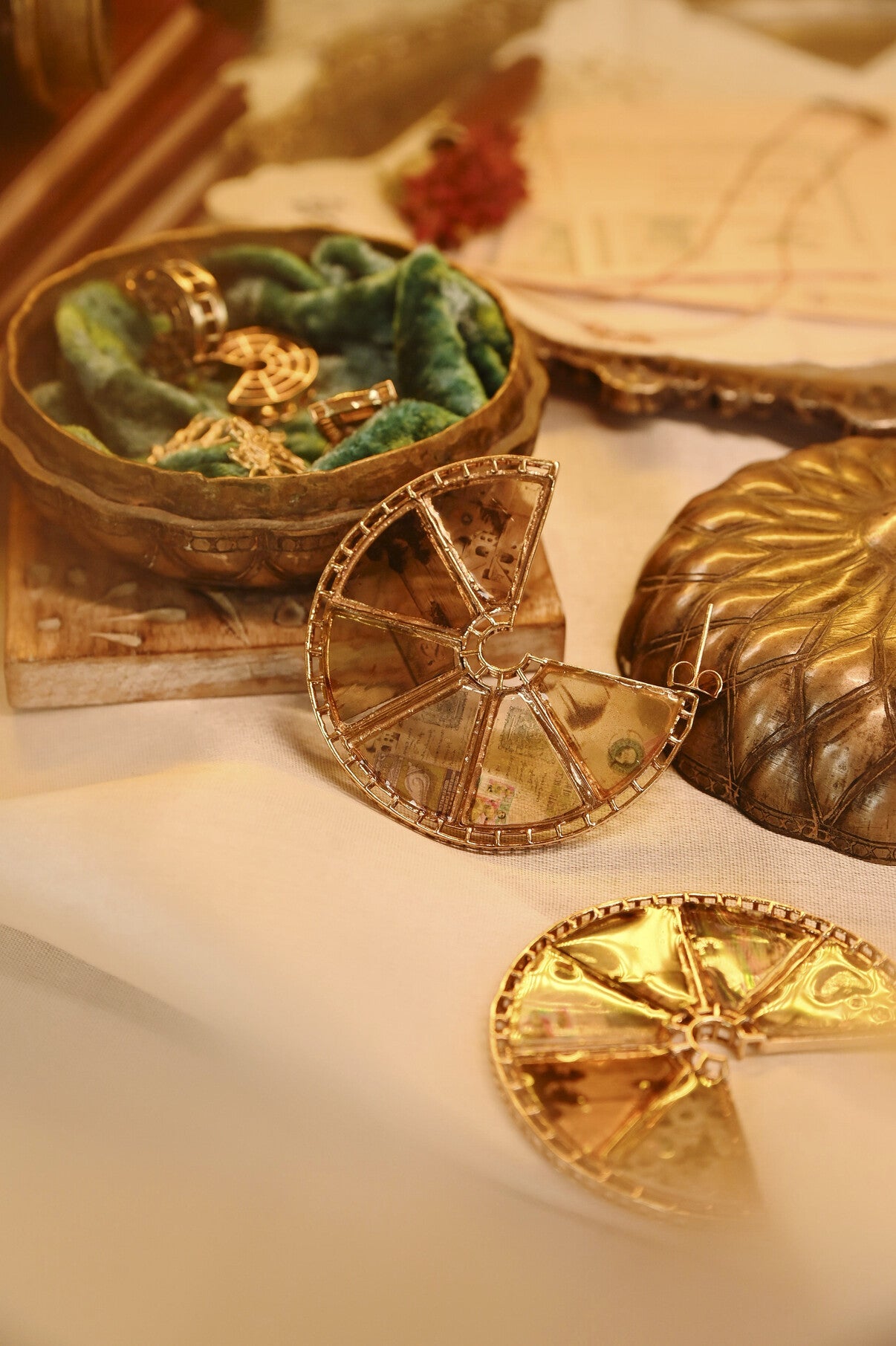 Memento Hoops - CiceroniEarringsThe Fabulist