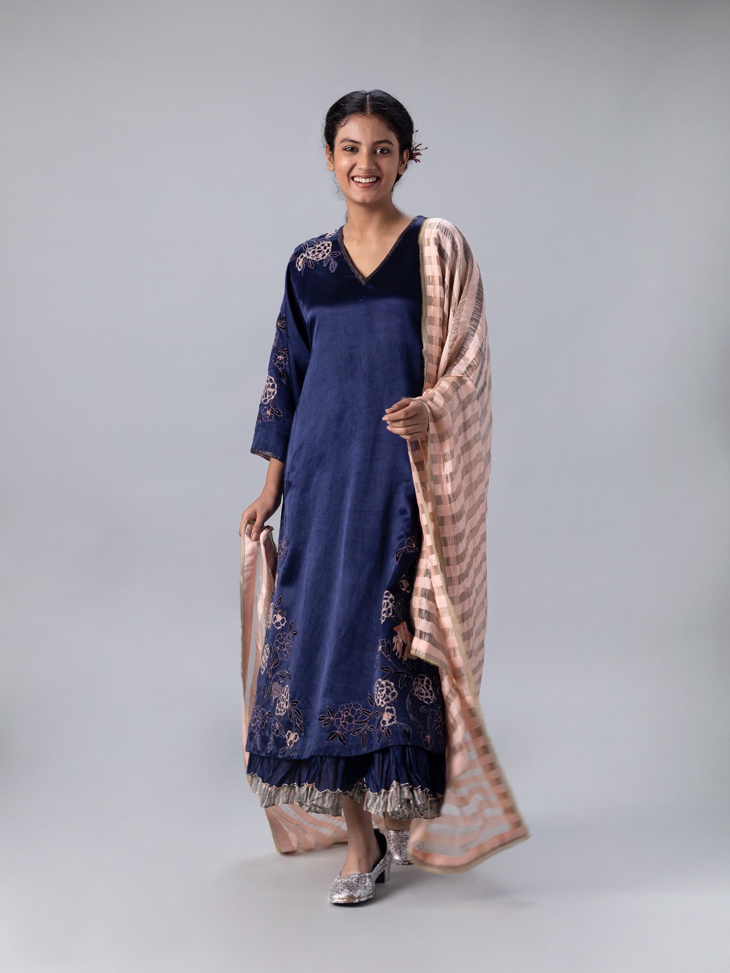 Mogra Navy Kurta - CiceroniKurtaShades of India