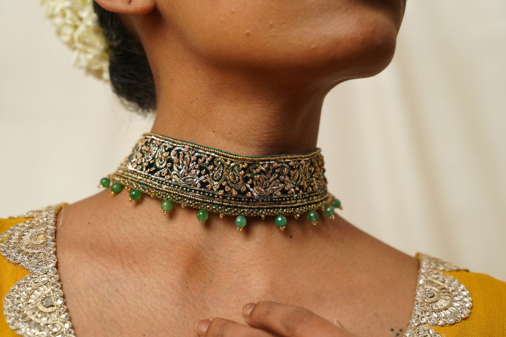 Moirra – Amina, Emerald Green Velvet Choker - CiceroniNeckpieceMoirra