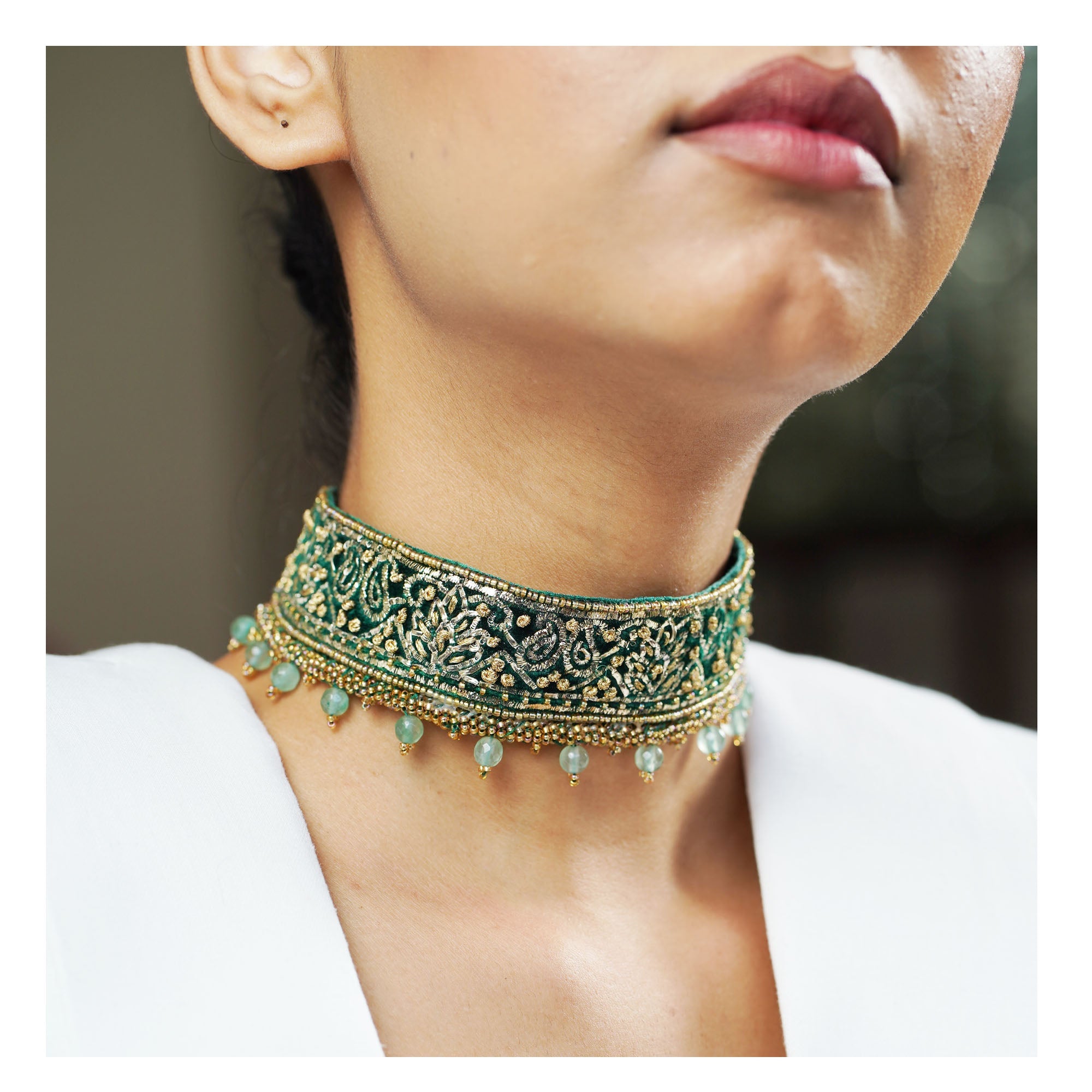 Moirra – Amina, Emerald Green Velvet Choker - CiceroniNeckpieceMoirra