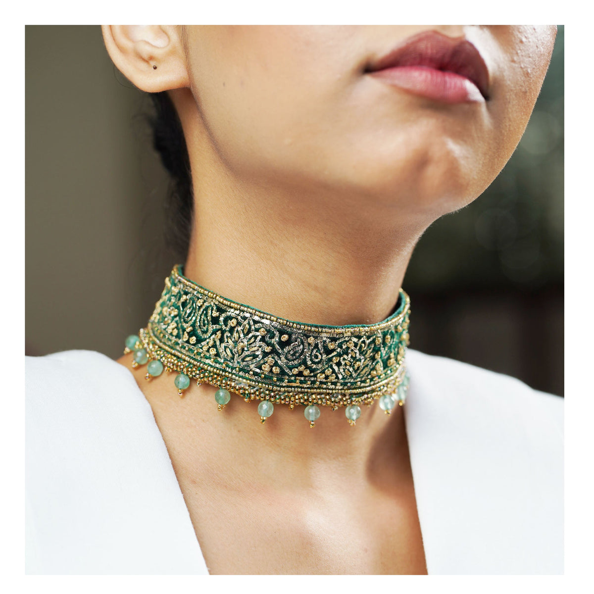 Moirra – Amina, Emerald Green Velvet Choker - CiceroniNeckpieceMoirra