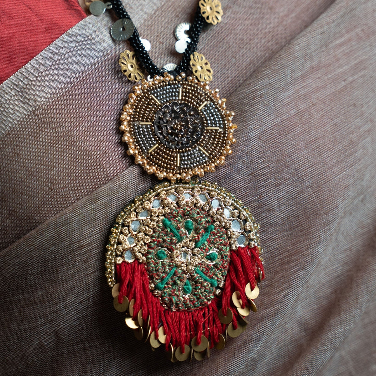 Moirra – Heena Maroon and Black Long Necklace - CiceroniNeckpieceMoirra