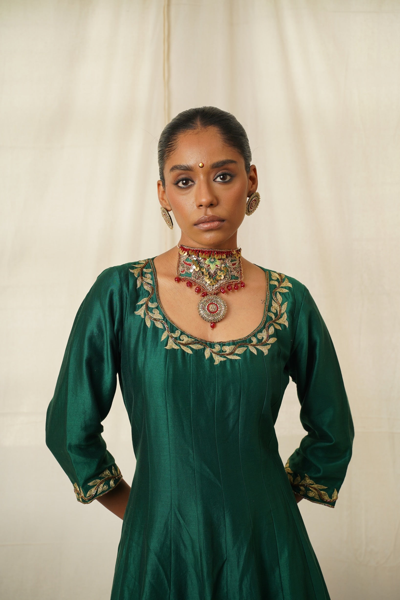 Moirra – Mastani,black and Maroon Statement Choker - CiceroniNeckpieceMoirra