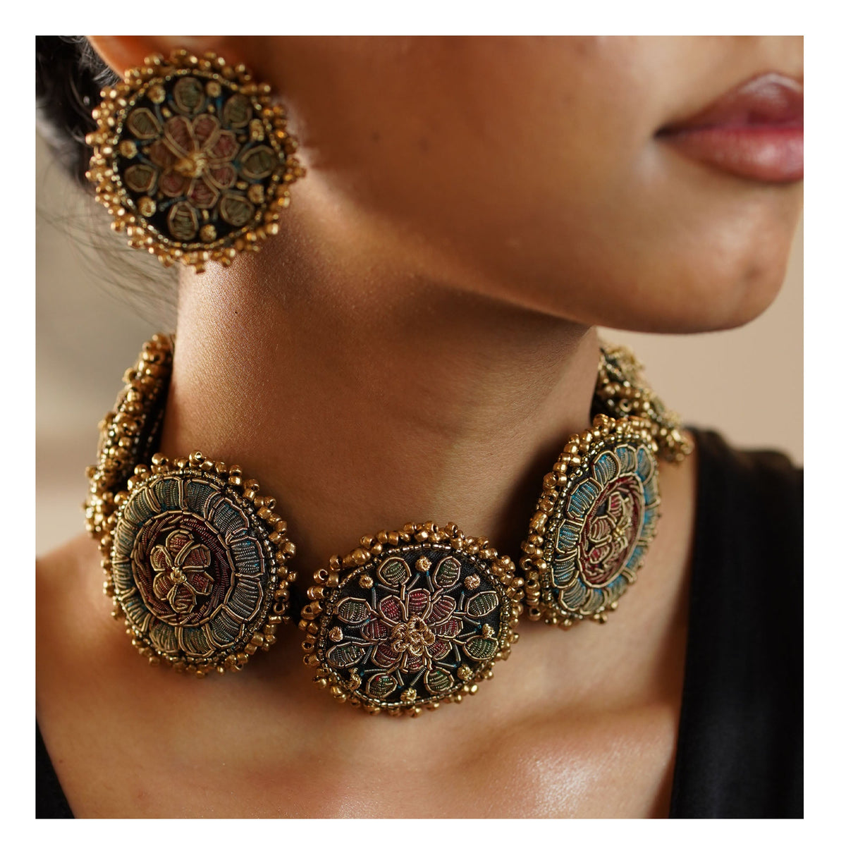 Moirra – Meerabai Maroon and Gold Choker - CiceroniNeckpieceMoirra