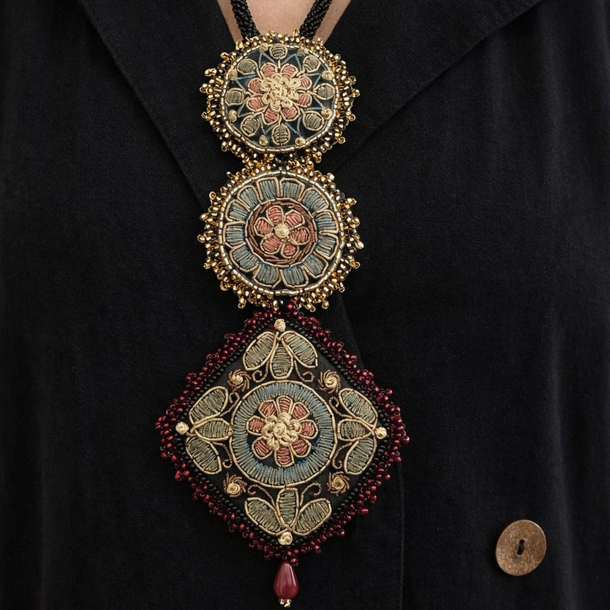 Moirra – Mehrangi Black and Maroon Long Rani Haar - CiceroniNeckpieceMoirra