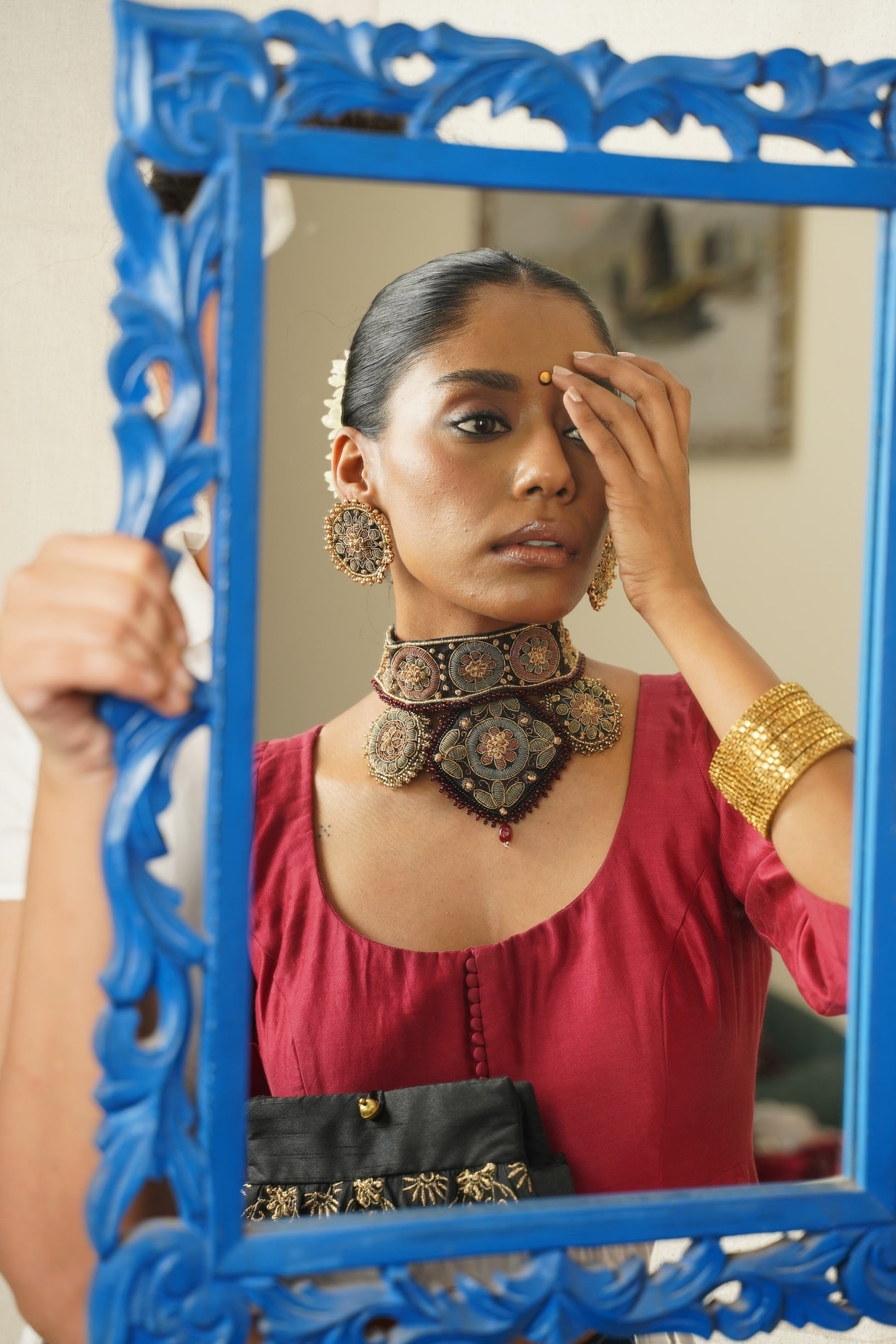 Moirra – Rani Haar, Maroon and Gold, Statement Choker - CiceroniNecklaceMoirra