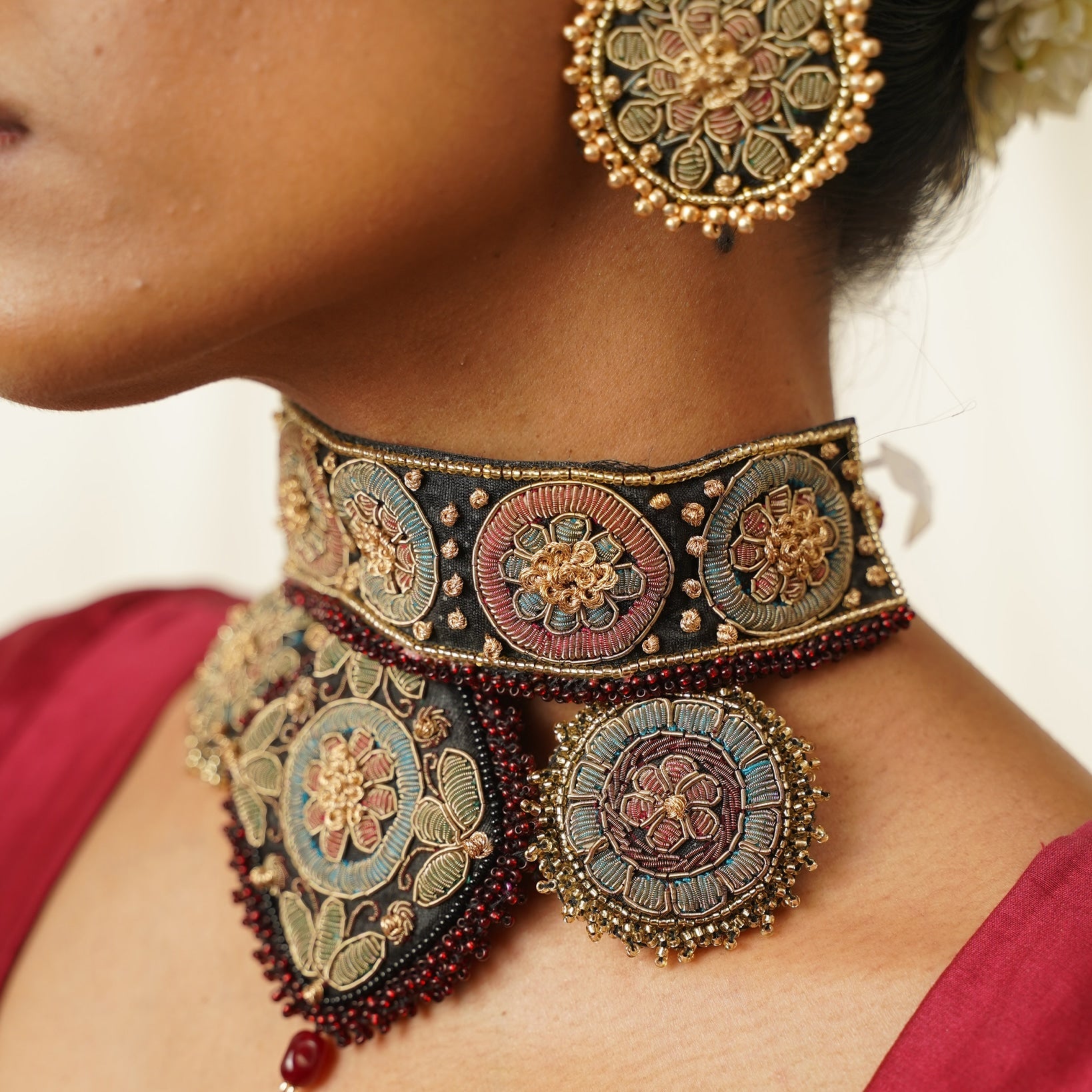 Moirra – Rani Haar, Maroon and Gold, Statement Choker - CiceroniNecklaceMoirra