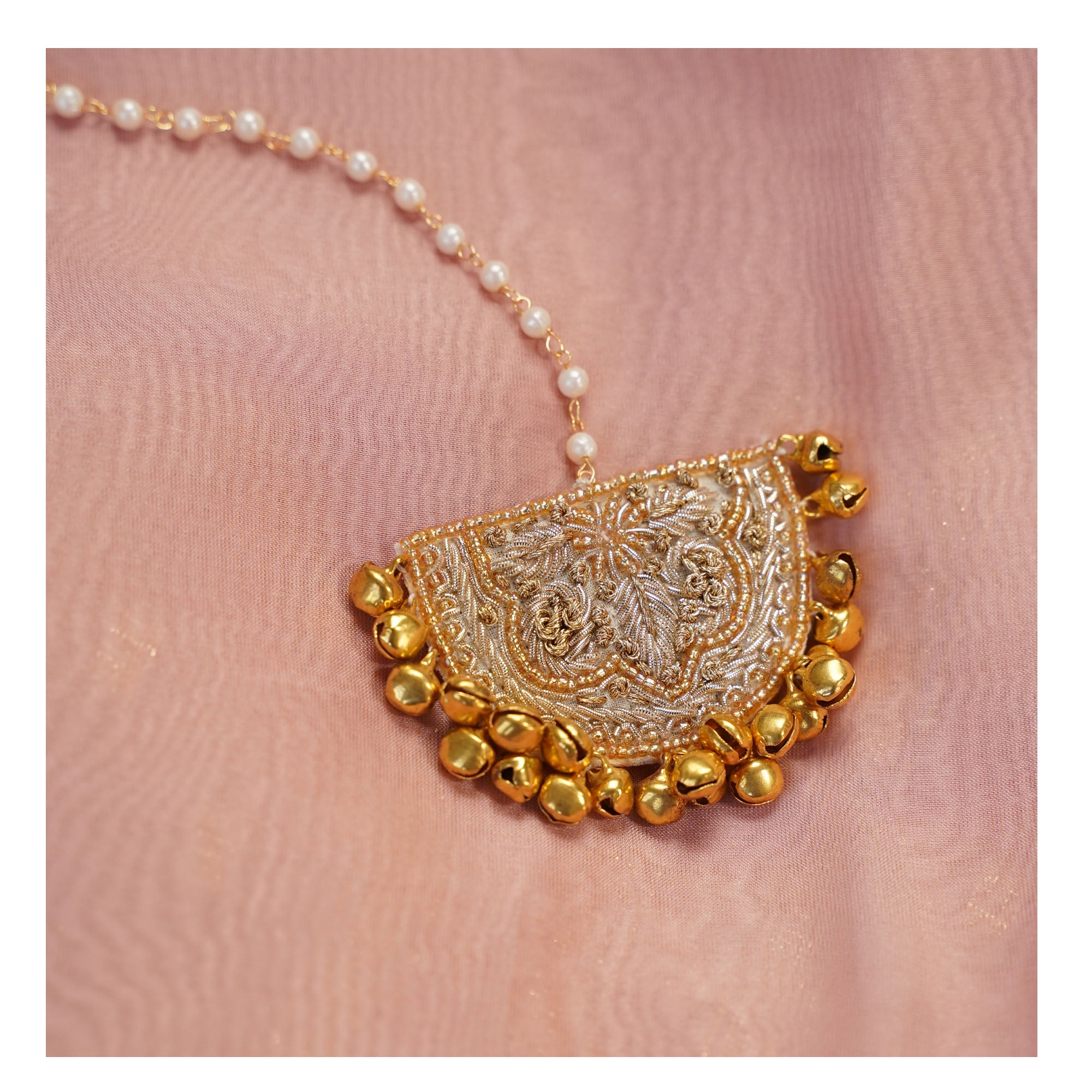 Moirra – Sundari Creame and Gold Maangtika - CiceroniHair AccessoriesMoirra