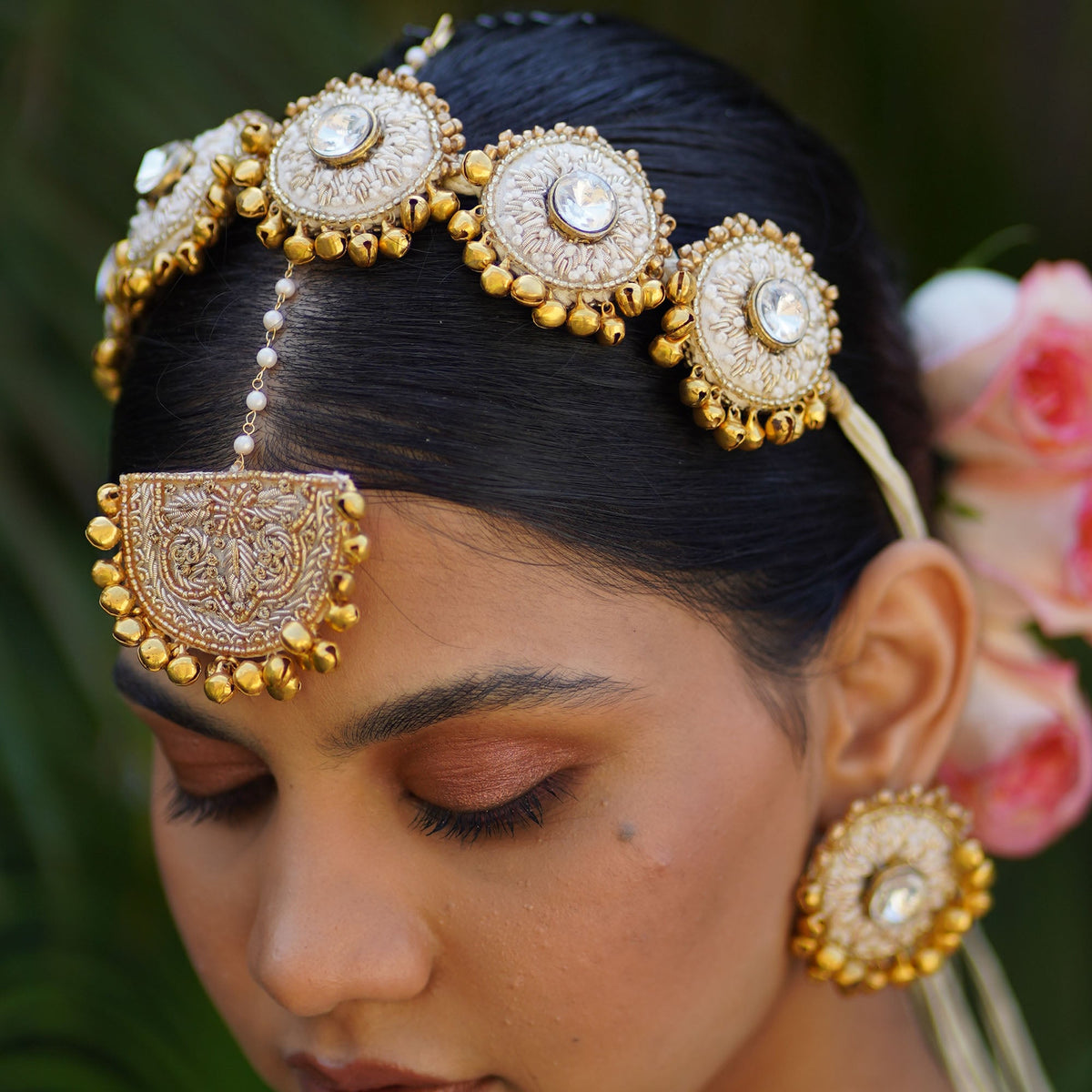 Moirra – Sundari,creame and gold classic choker - CiceroniNeckpieceMoirra