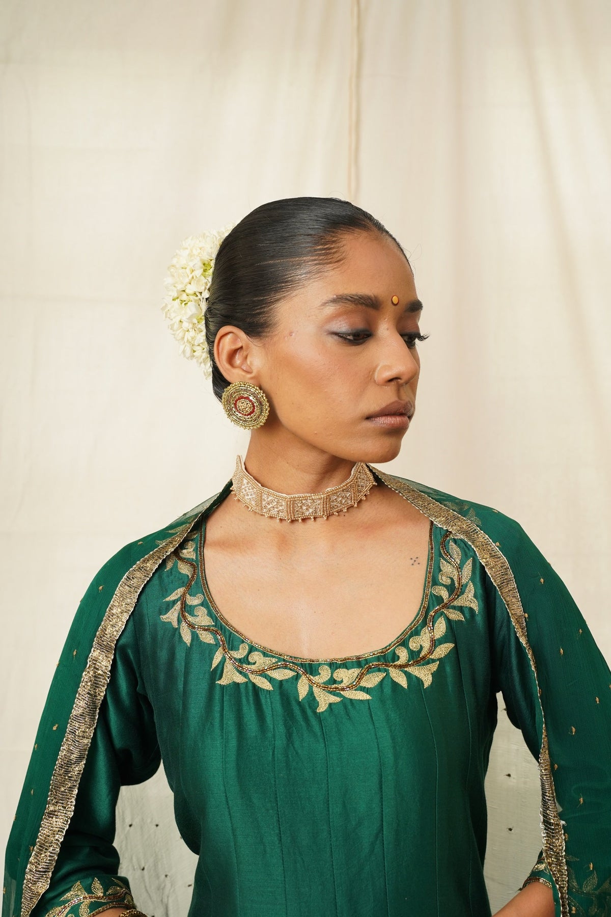 Moirra – Sunheri, Gold Choker - CiceroniNeckpieceMoirra