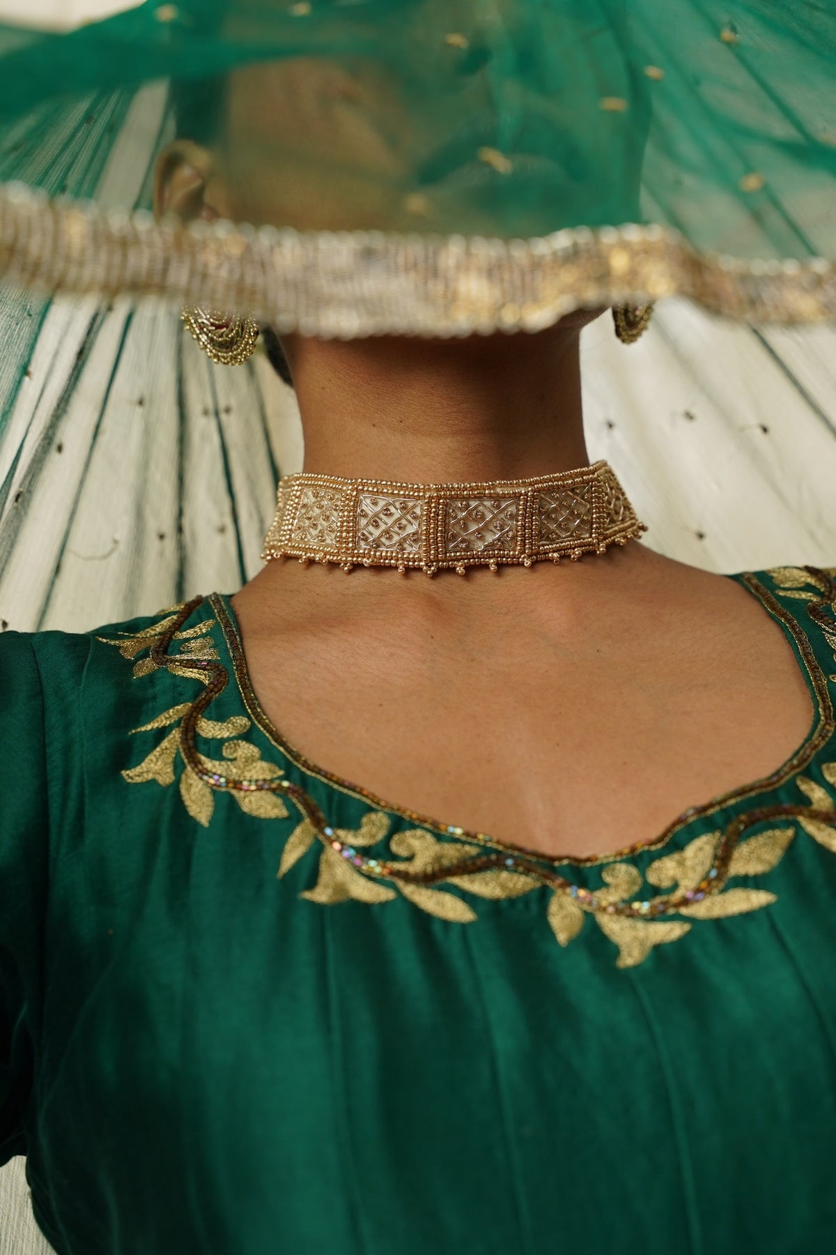 Moirra – Sunheri, Gold Choker - CiceroniNeckpieceMoirra