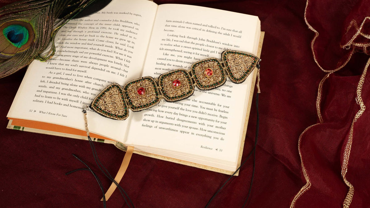 Moirra – Urmila Black and Gold Choker - CiceroniNeckpieceMoirra