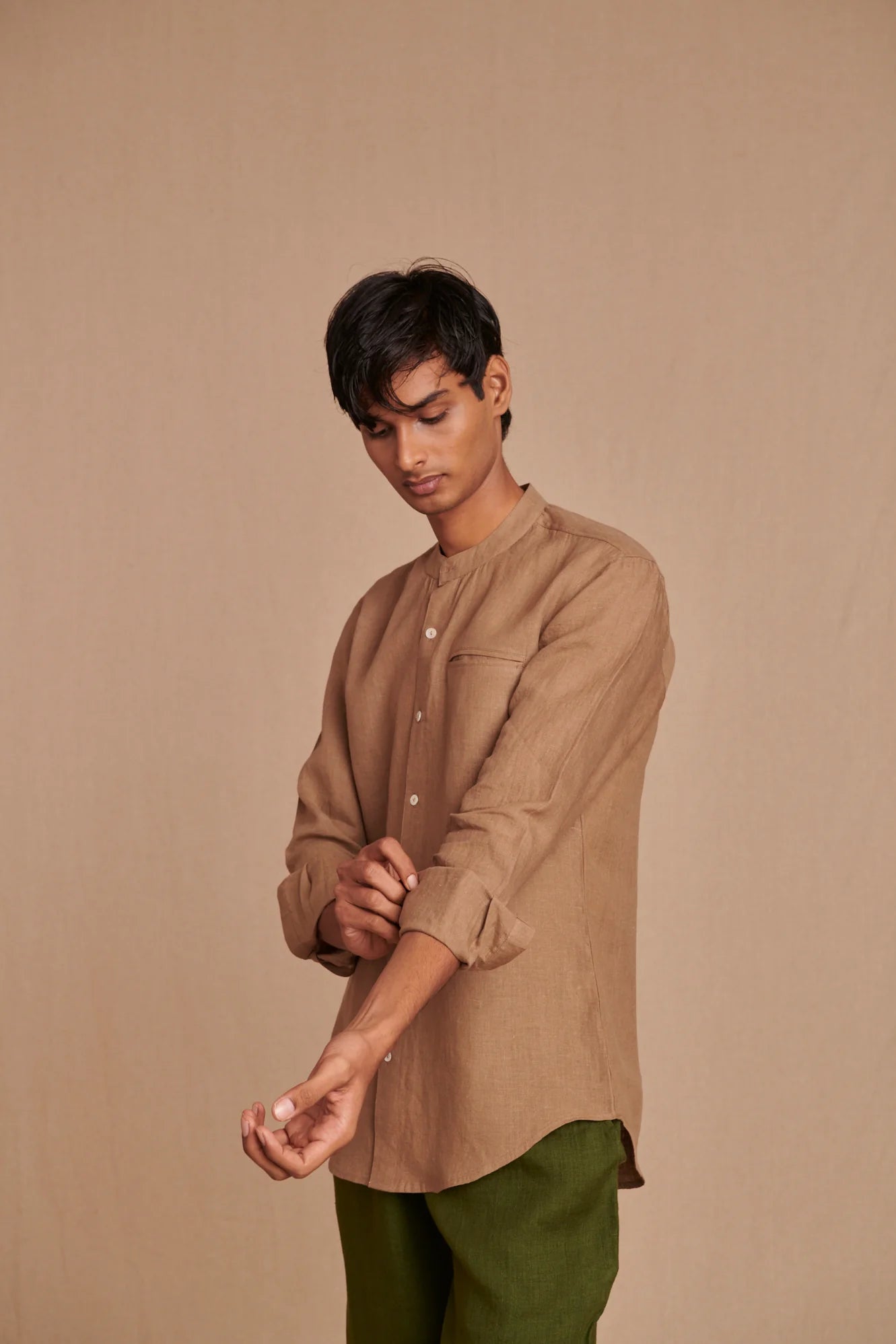 Mousse Linen Men's Band Collar Shirt - Slim Fit - CiceroniShirtSaphed