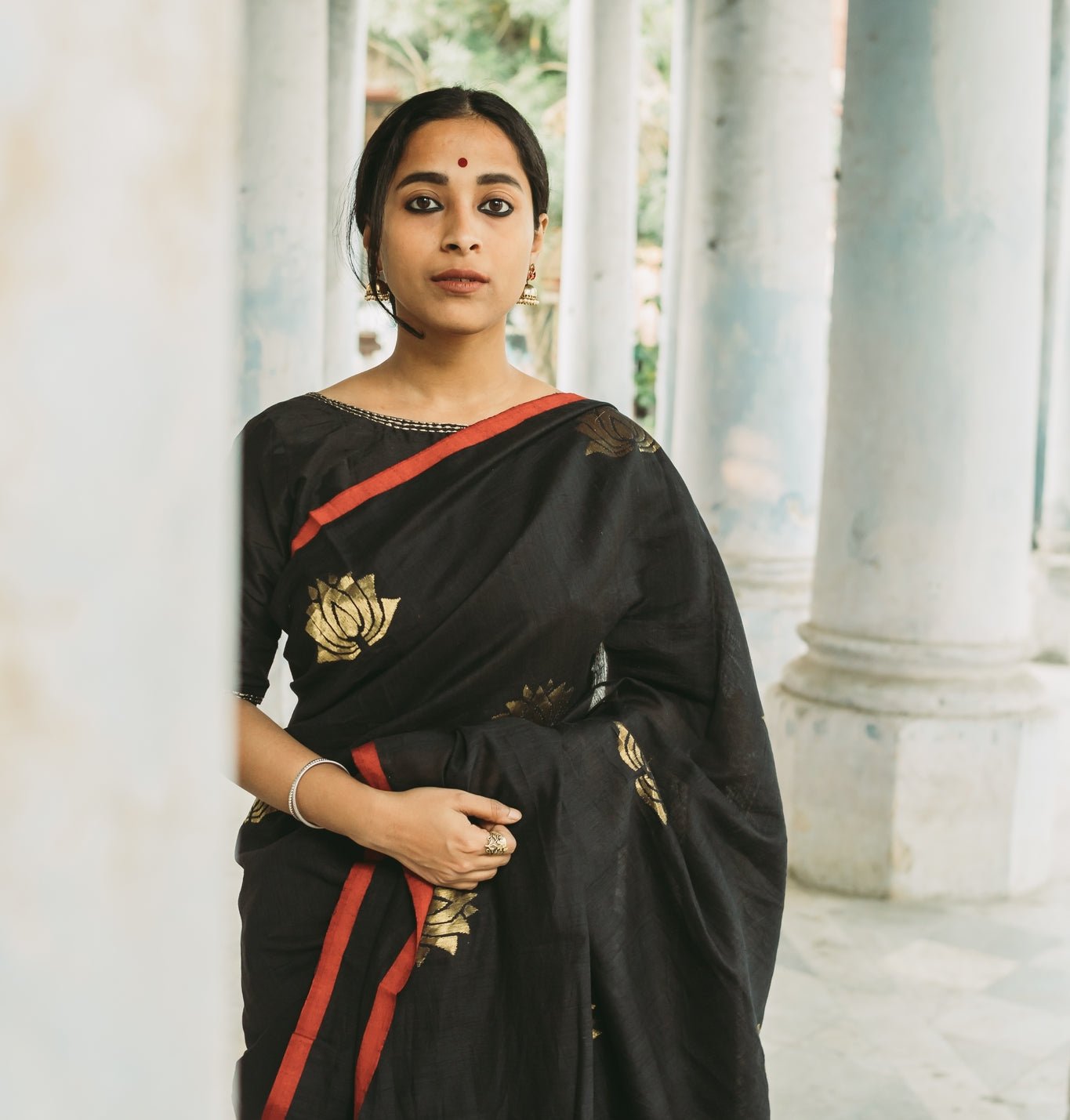 Mrinalini - Black - CiceroniSareeIra