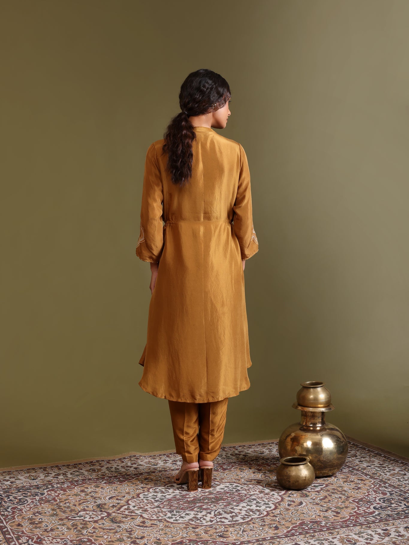 Mrittika Outfit - CiceroniKurta Set, Festive WearChokhi Chorri