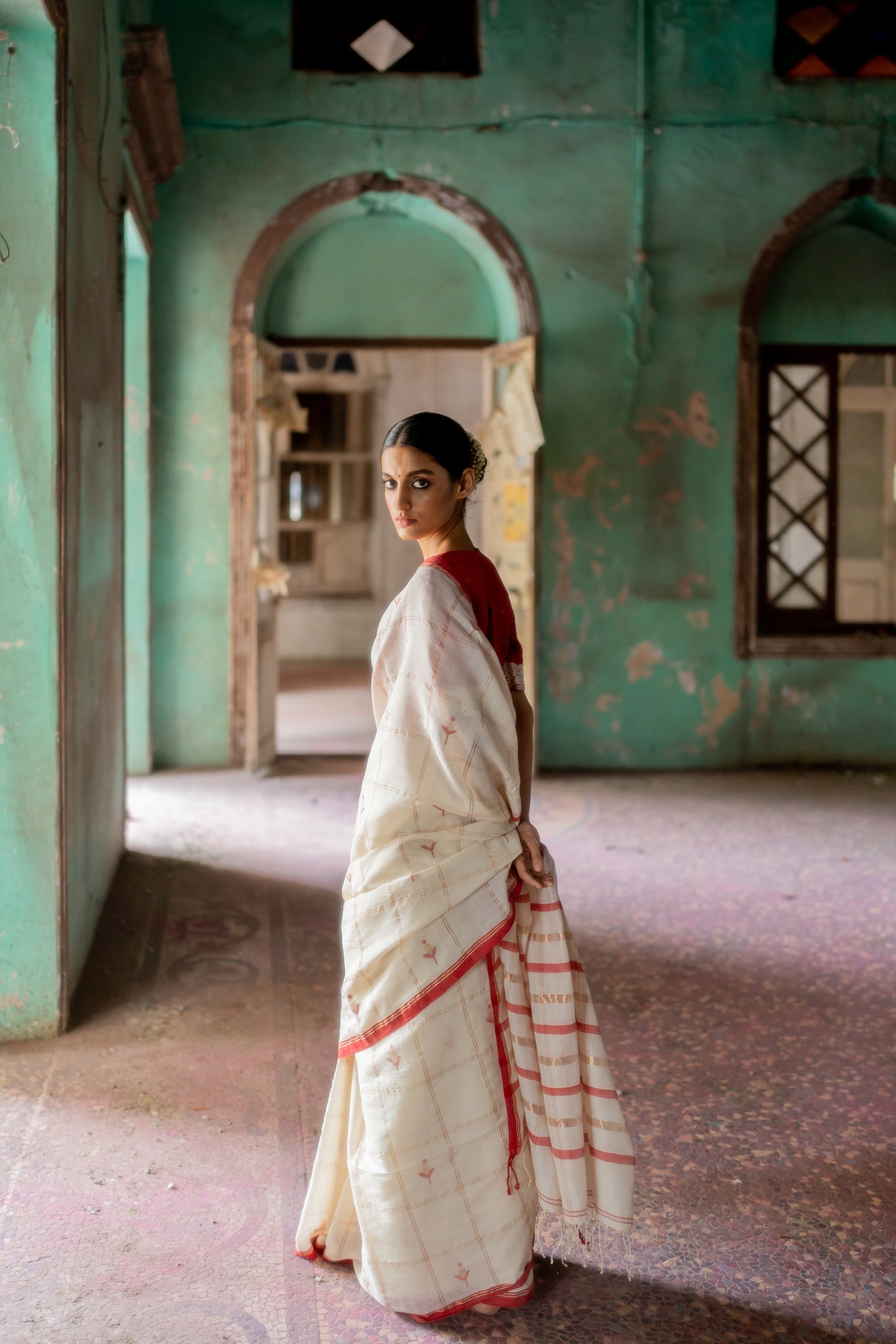 Mudita - White - CiceroniSareeIra