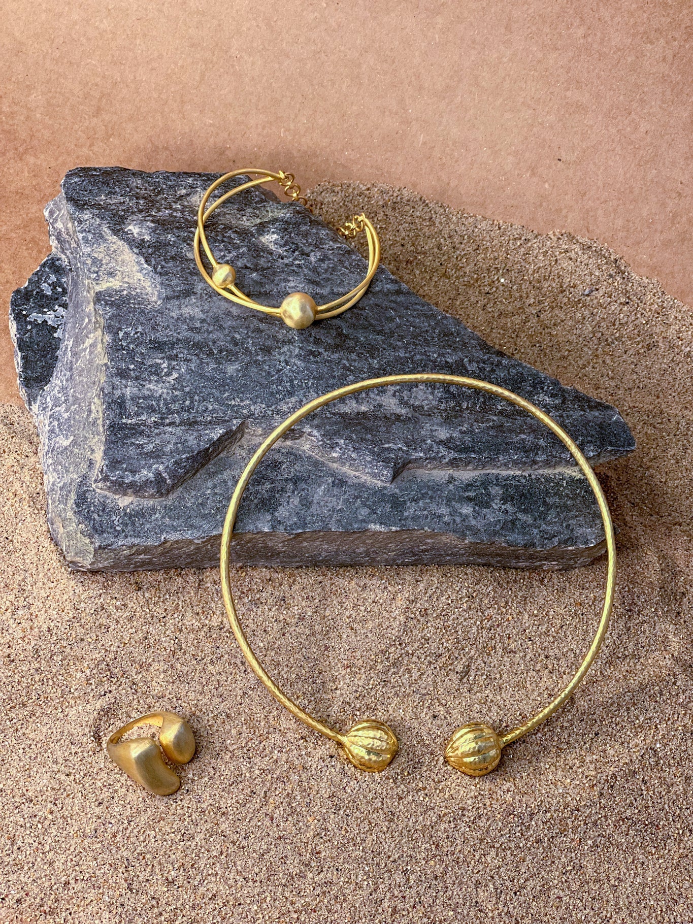 Nacre Choker - CiceroniNeckpieceThe Loom Art