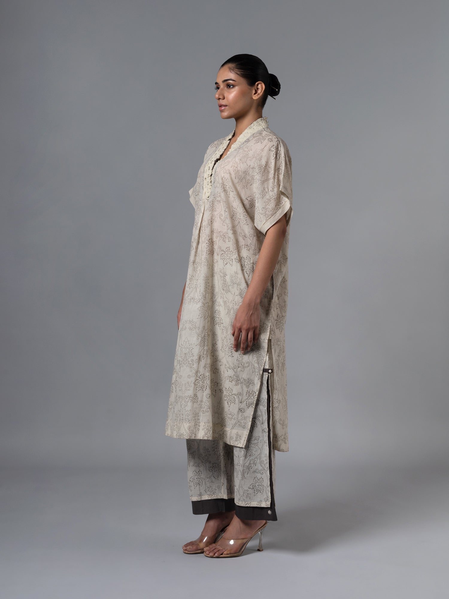 Naga Natural Kaftan - CiceroniKaftanShades of India