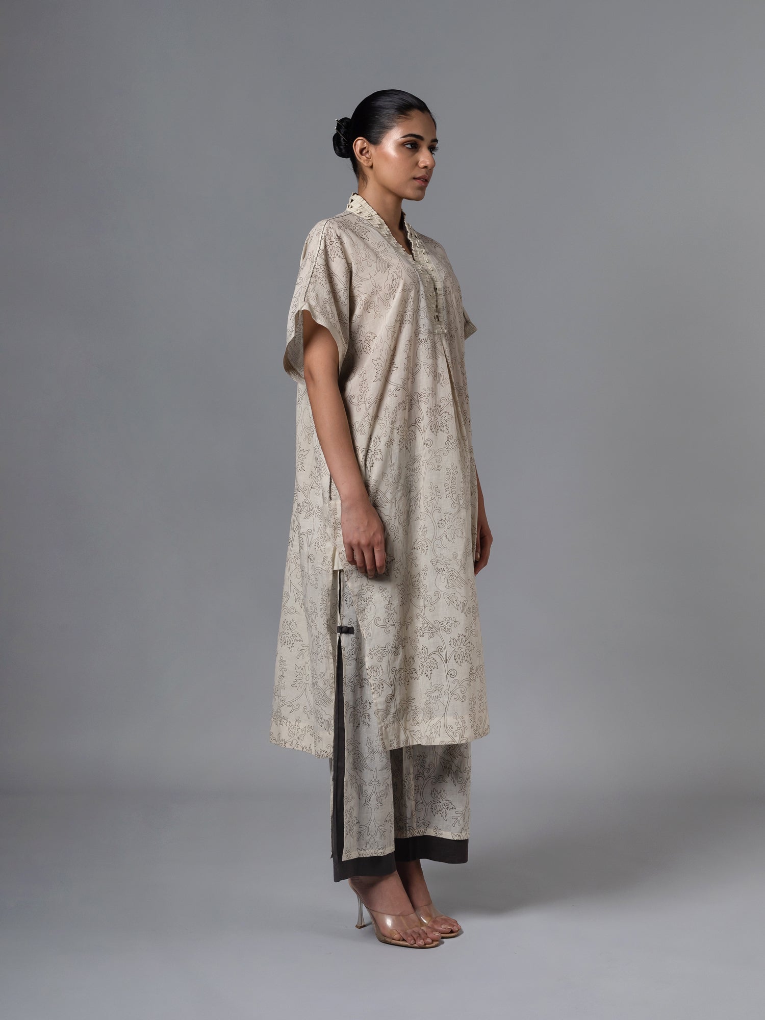 Naga Natural Kaftan - CiceroniKaftanShades of India