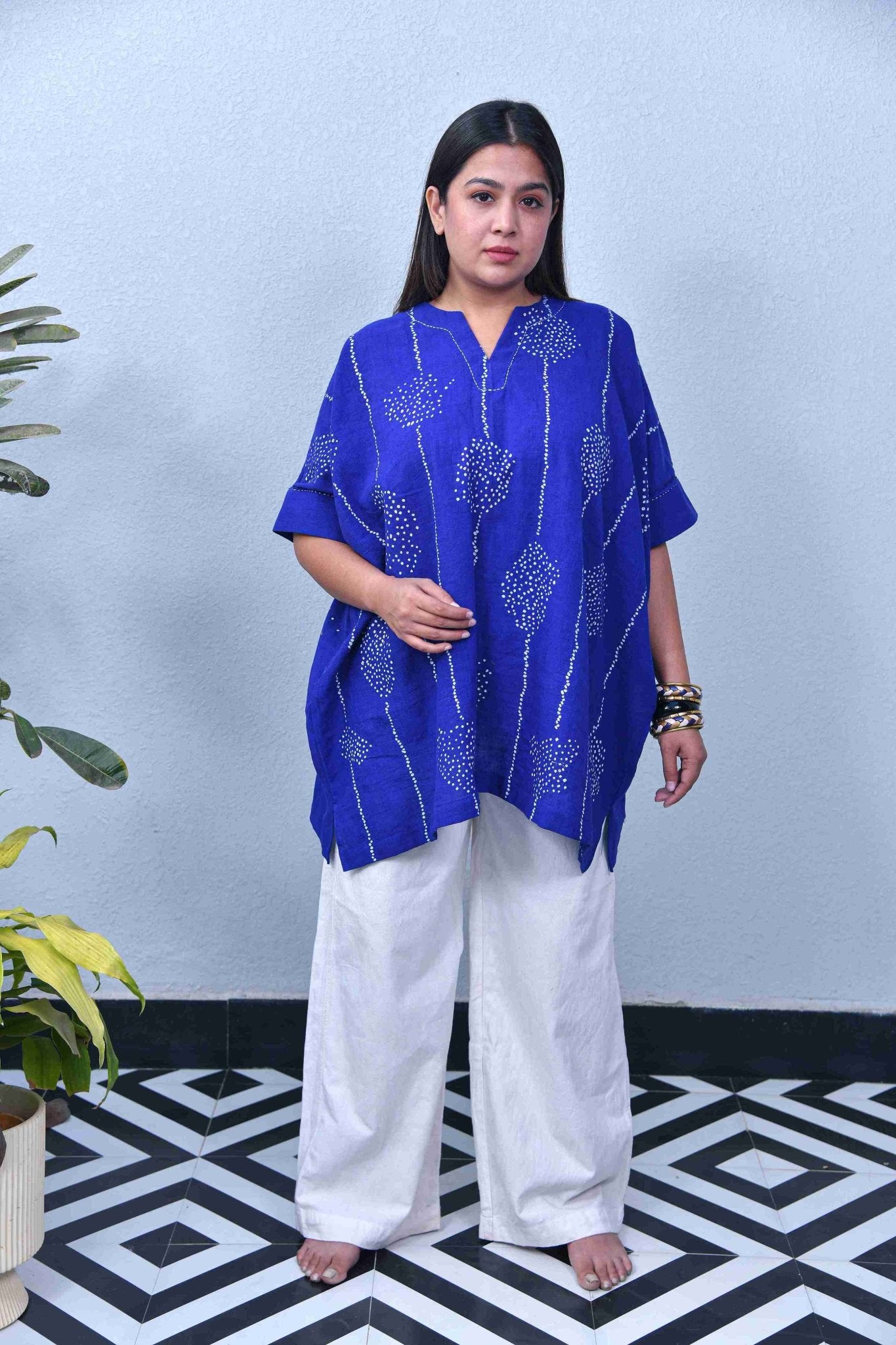 Neel Distorted Line Top - CiceroniTopsYD Aashiya