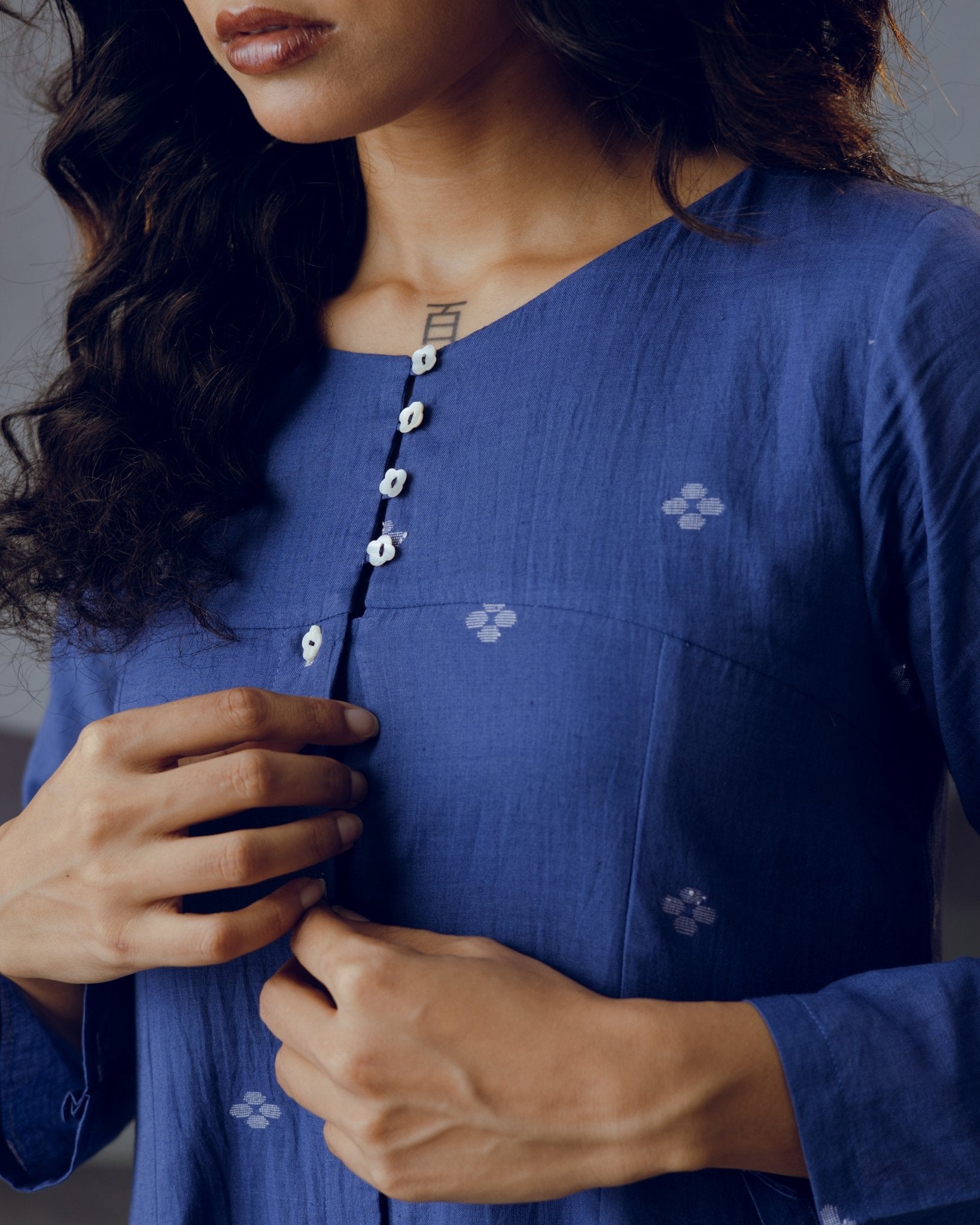 Nilambar Top - CiceroniTopsGulmohar Calcutta