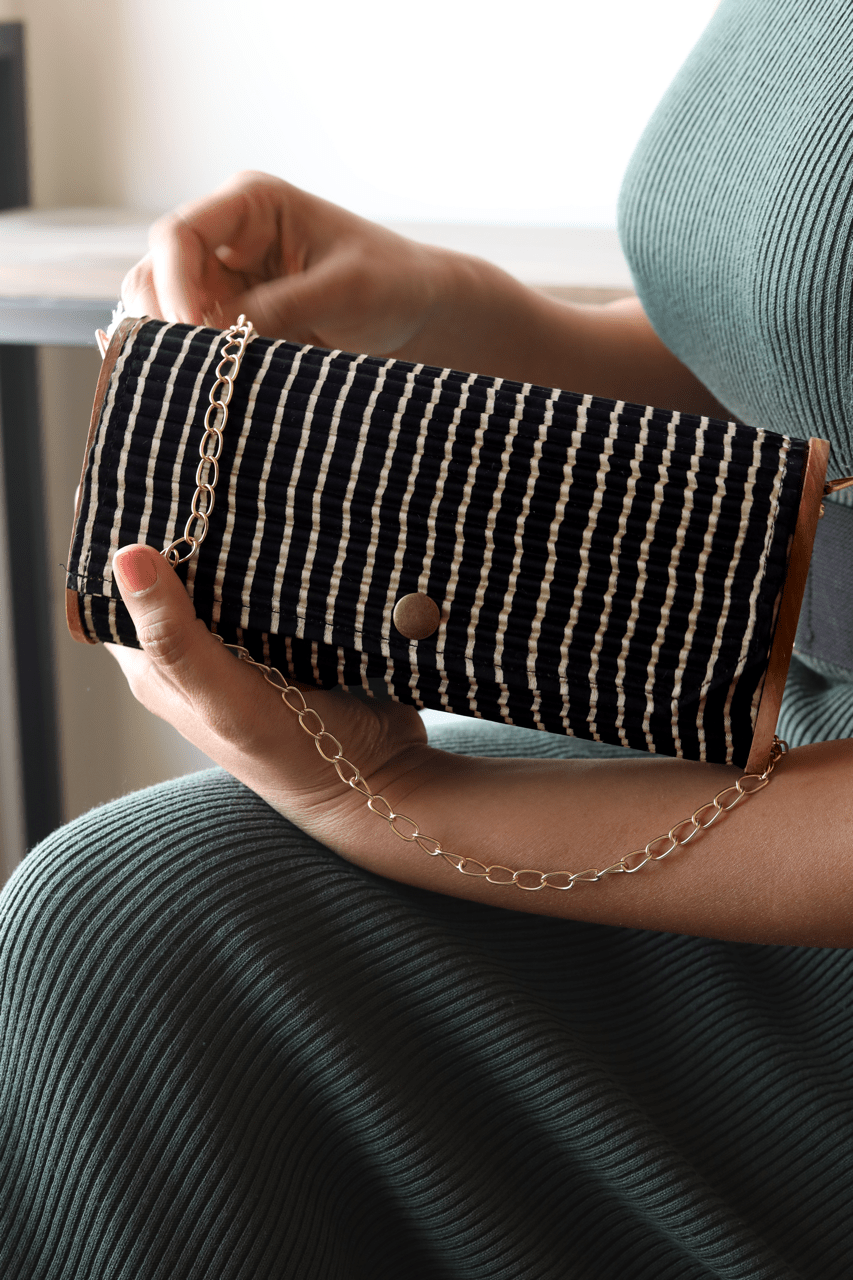 Non Detachable Fixed Sleeve - Mini - Line - CiceroniBagsLukka Chuppi