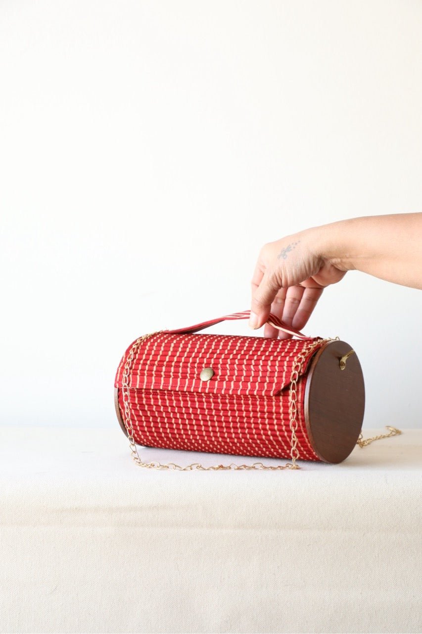 Non Detachable Fixed Sleeve - Round - Red Line - CiceroniBagsLukka Chuppi