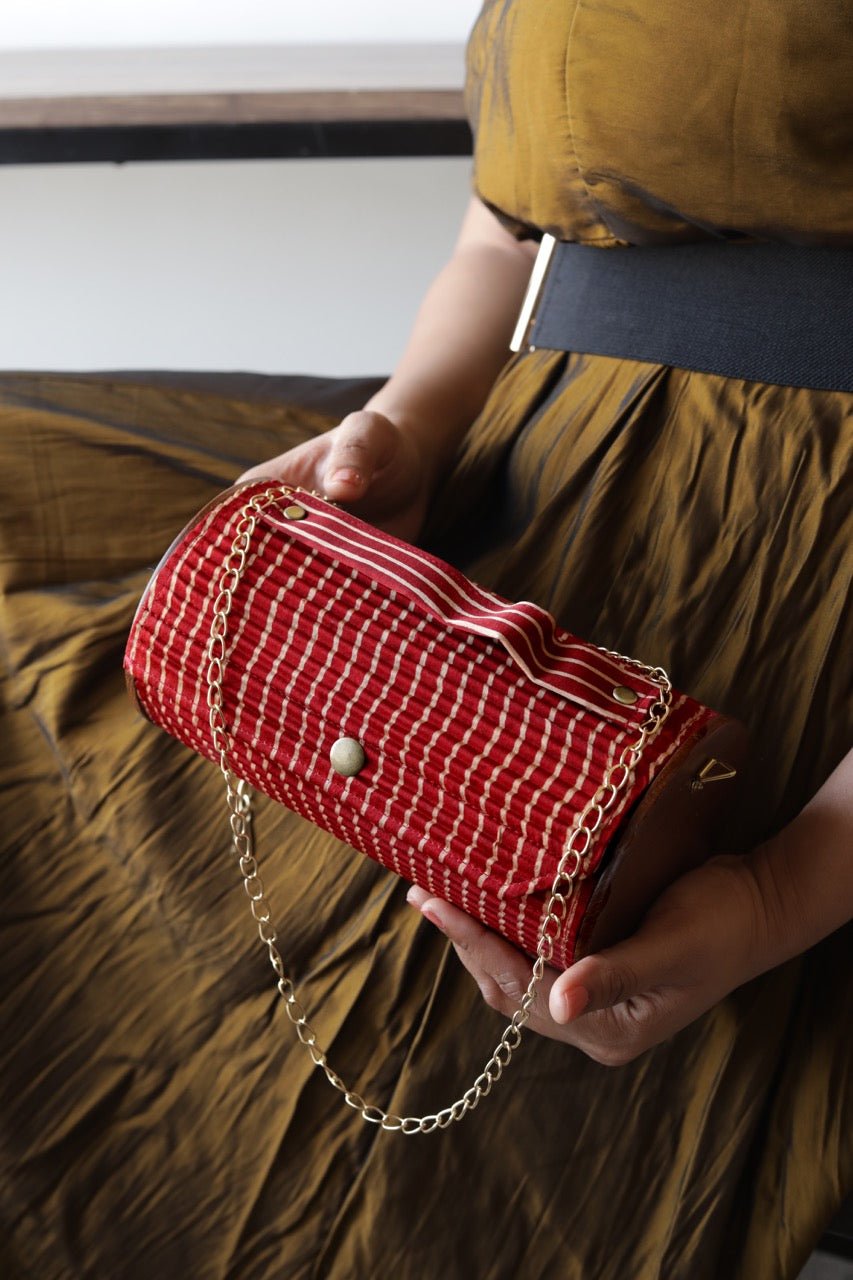 Non Detachable Fixed Sleeve - Round - Red Line - CiceroniBagsLukka Chuppi