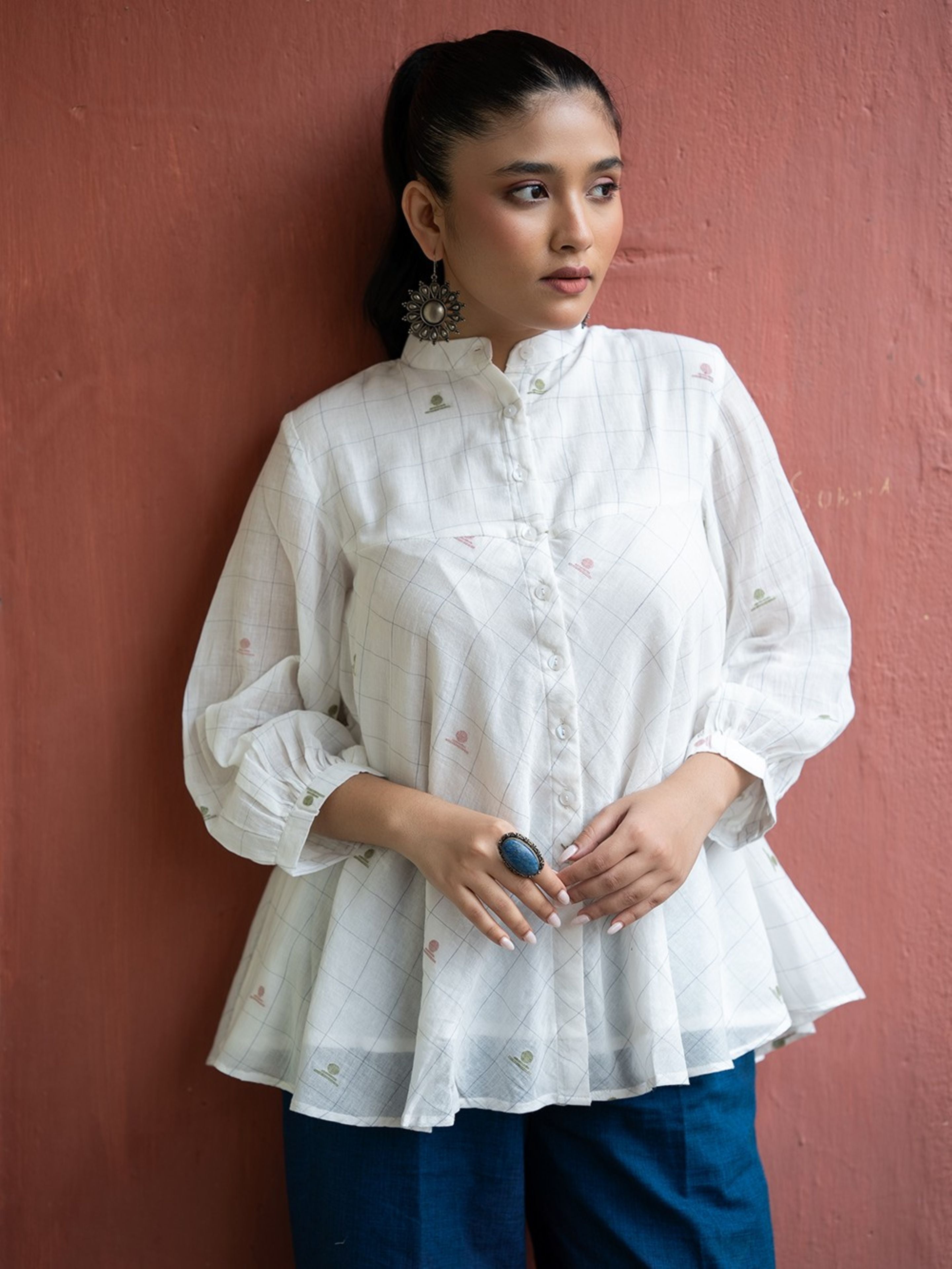 Off-White Handwoven Pure Cotton Jamdani Top - CiceroniTopsSutra Art of Clothing
