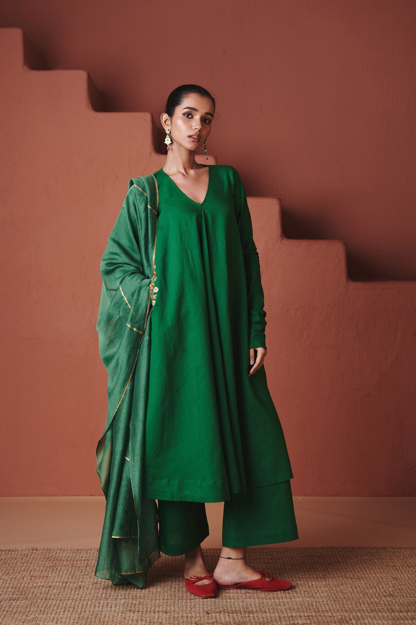 Paan Co - Linen Embroidered Pocket Kurta Set with Dupatta - CiceroniKurta SetsSaphed