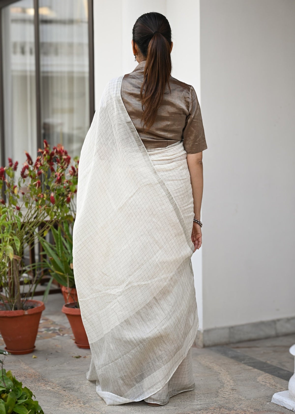 Pallu — Shwet - Handwoven Chekered Linen Saree Silver Zari - CiceroniSareePallu