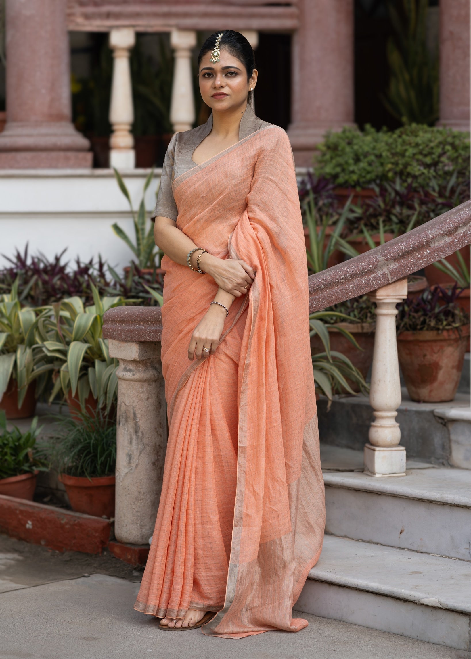 Pallu — Silver Zari Linen Saree - CiceroniSareePallu