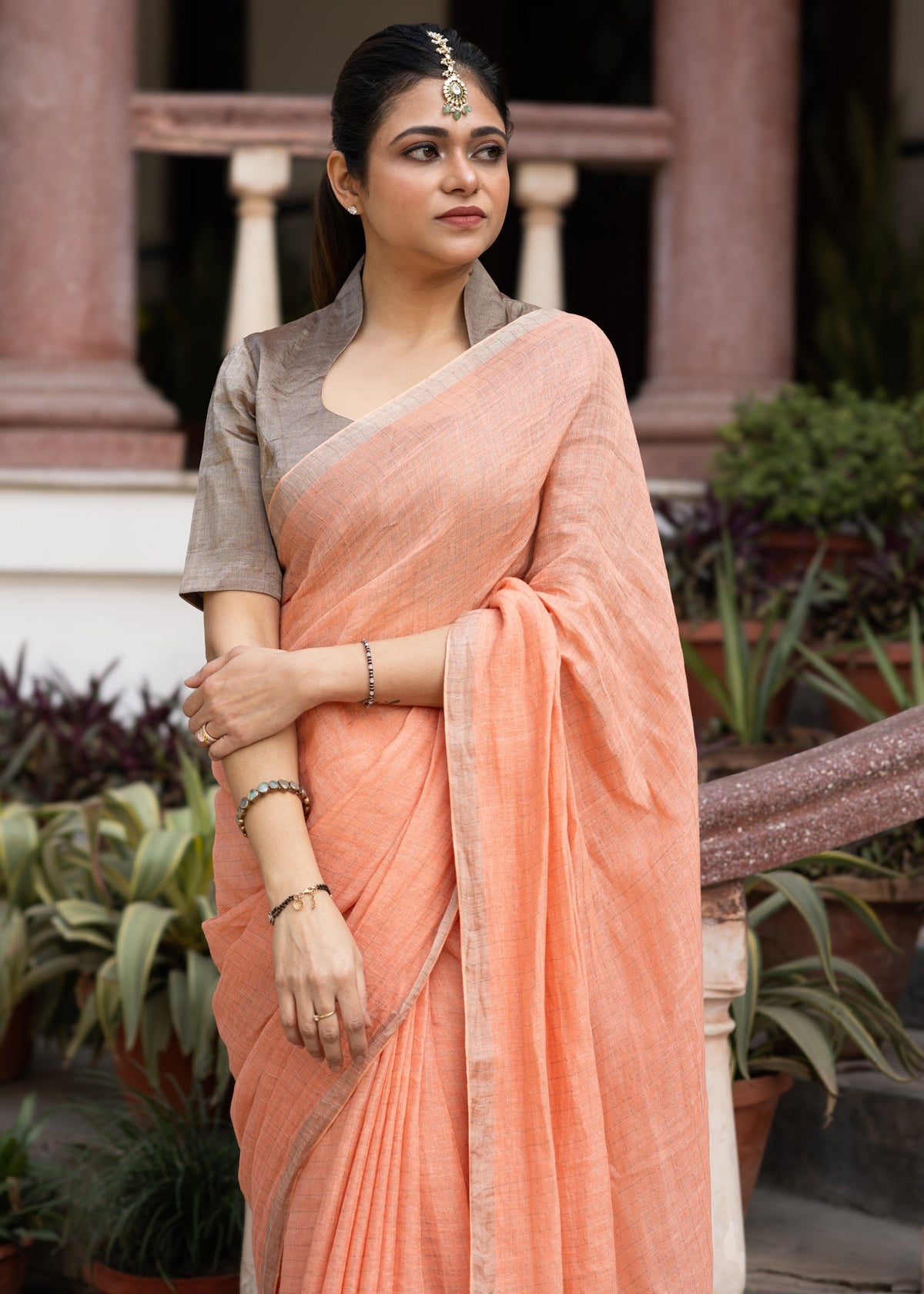 Pallu — Silver Zari Linen Saree - CiceroniSareePallu