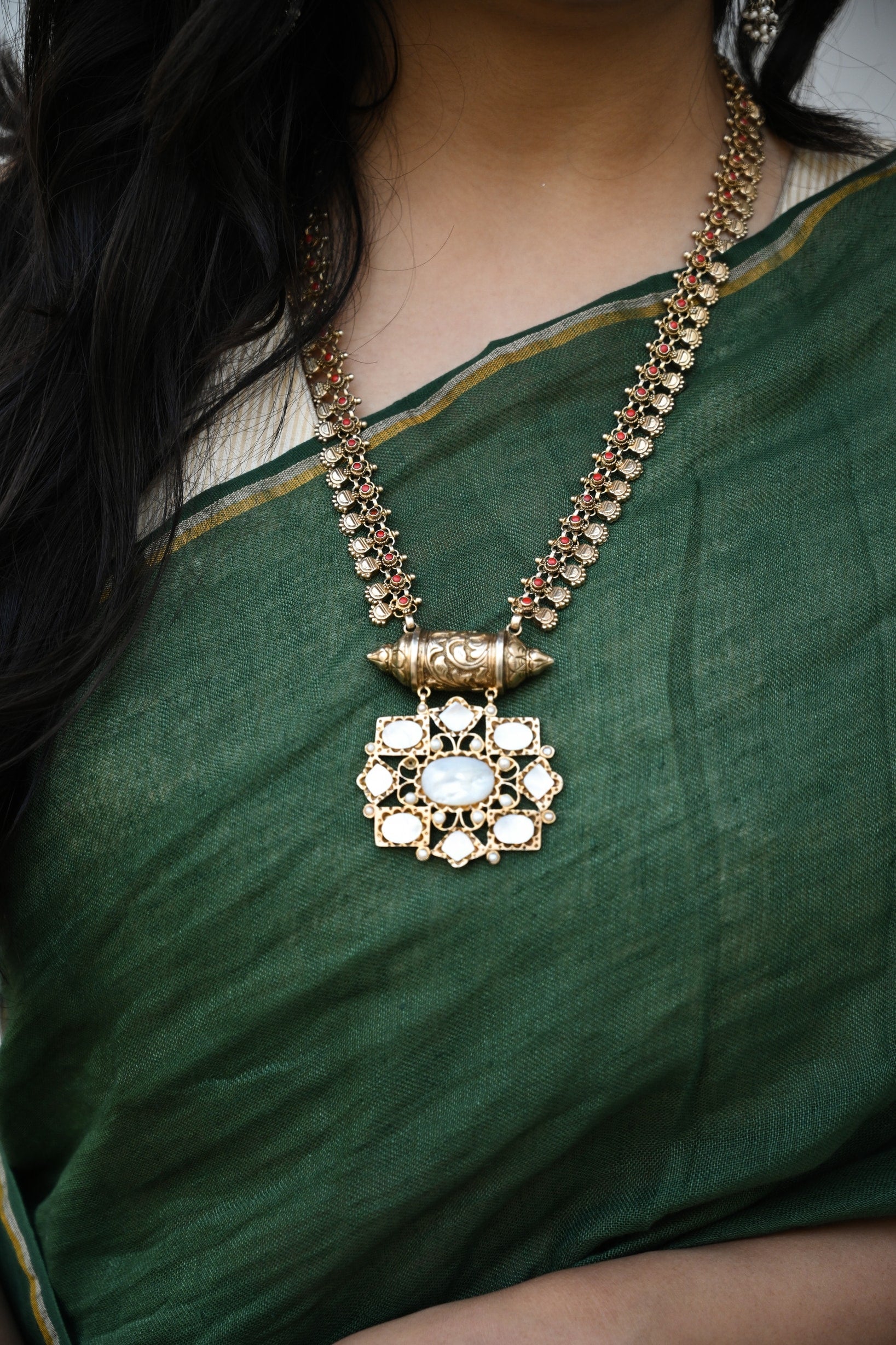 Pallu — Teej - Solid Linen Handwoven Linen Saree - CiceroniSareePallu