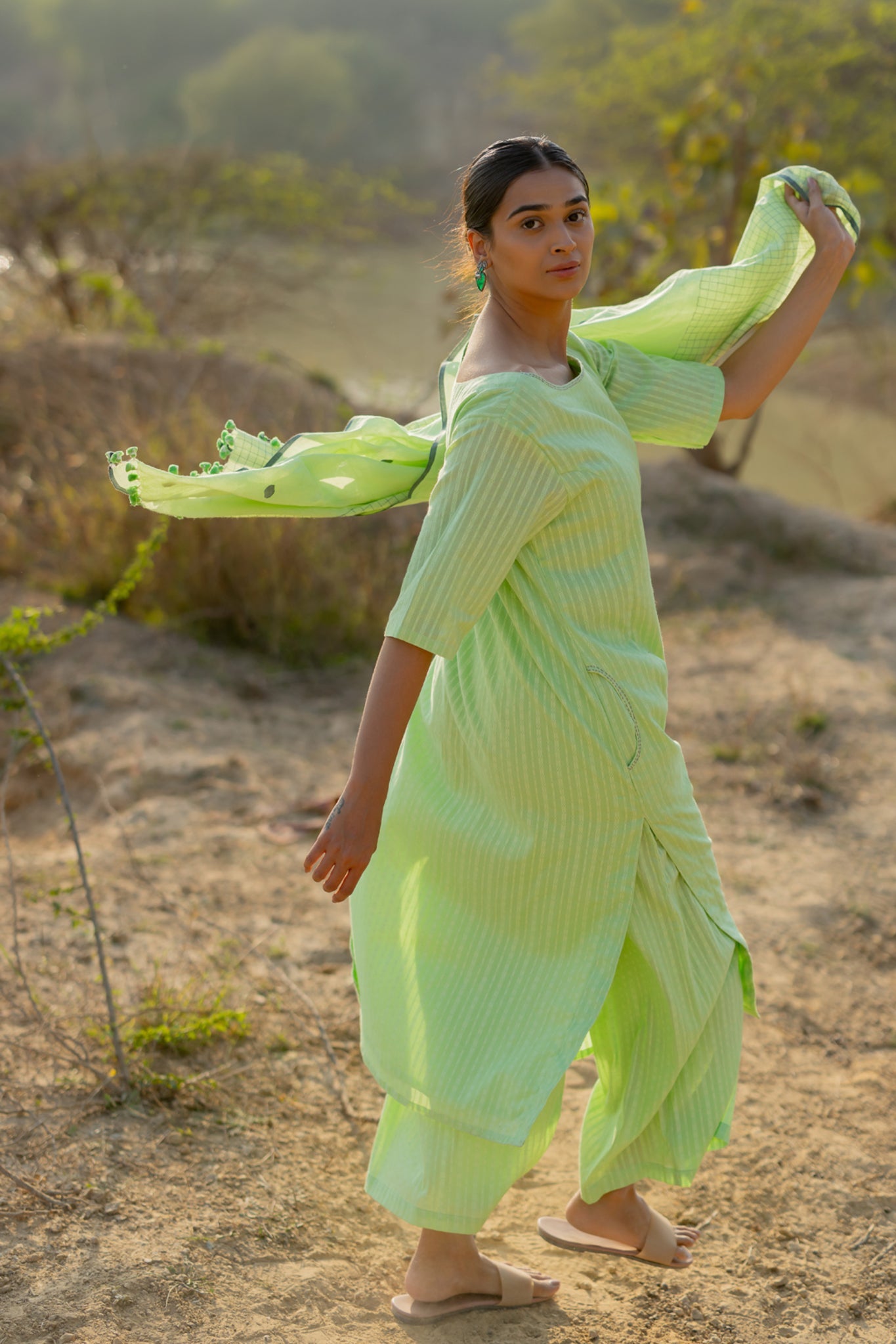 Pastel Green Kurta Set with Jaamdani Stole - CiceroniKurta Set, Everyday WearMaidaan
