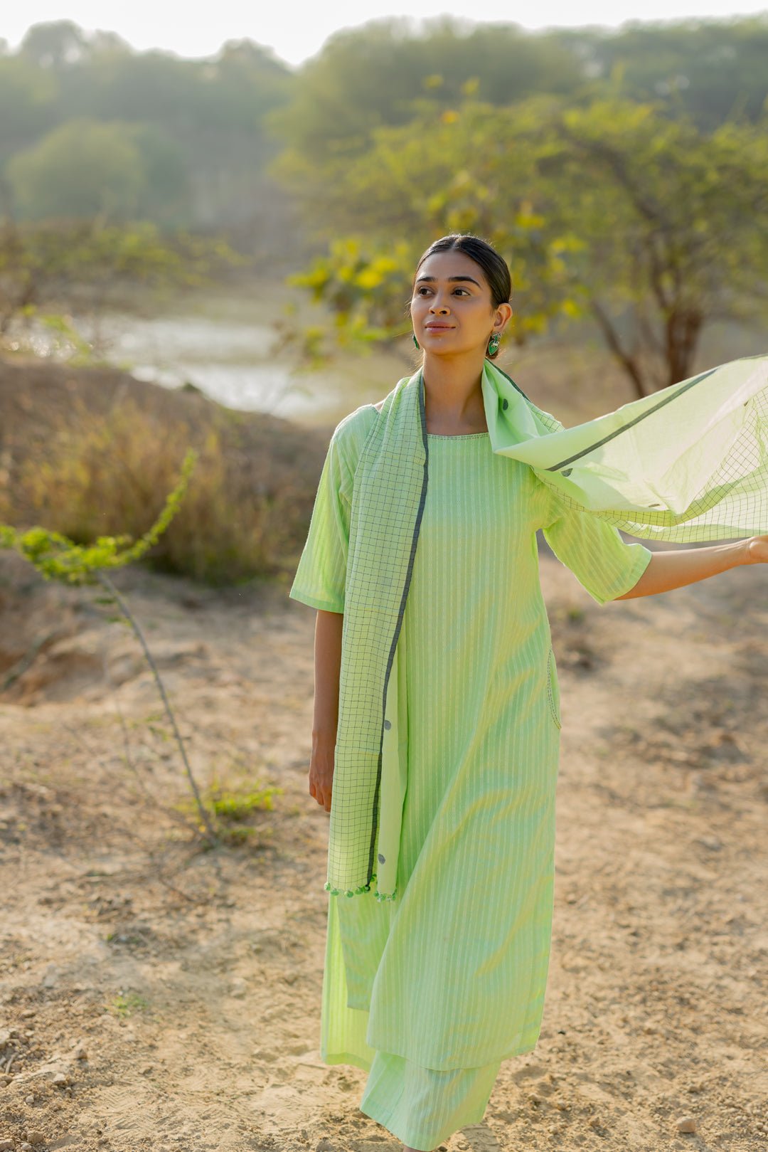 Pastel Green Kurta Set with Jaamdani Stole - CiceroniKurta Set, Everyday WearMaidaan