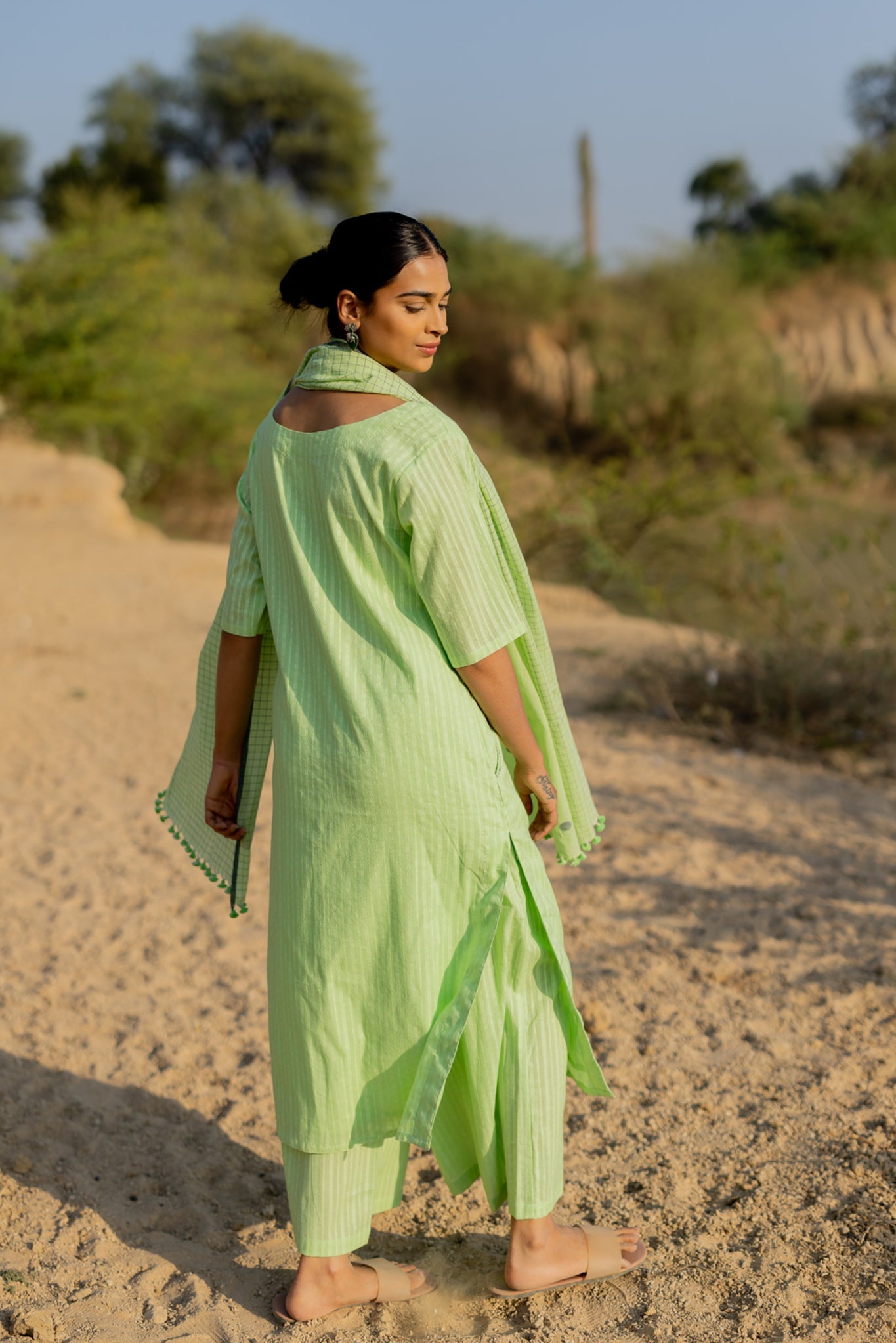 Pastel Green Kurta Set with Jaamdani Stole - CiceroniKurta Set, Everyday WearMaidaan