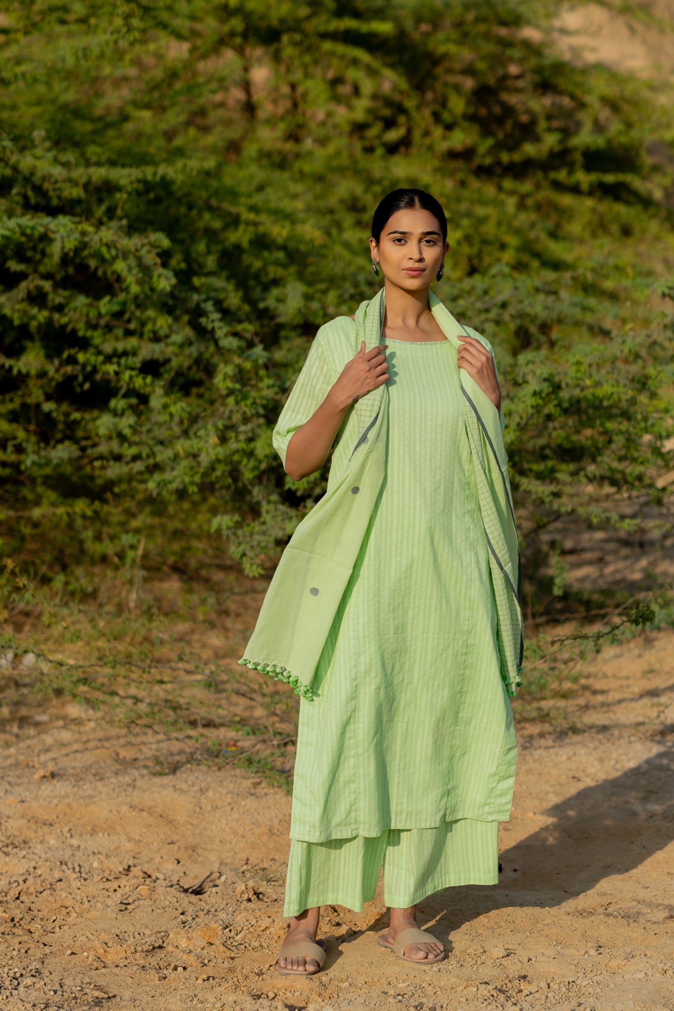 Pastel Green Kurta Set with Jaamdani Stole - CiceroniKurta Set, Everyday WearMaidaan