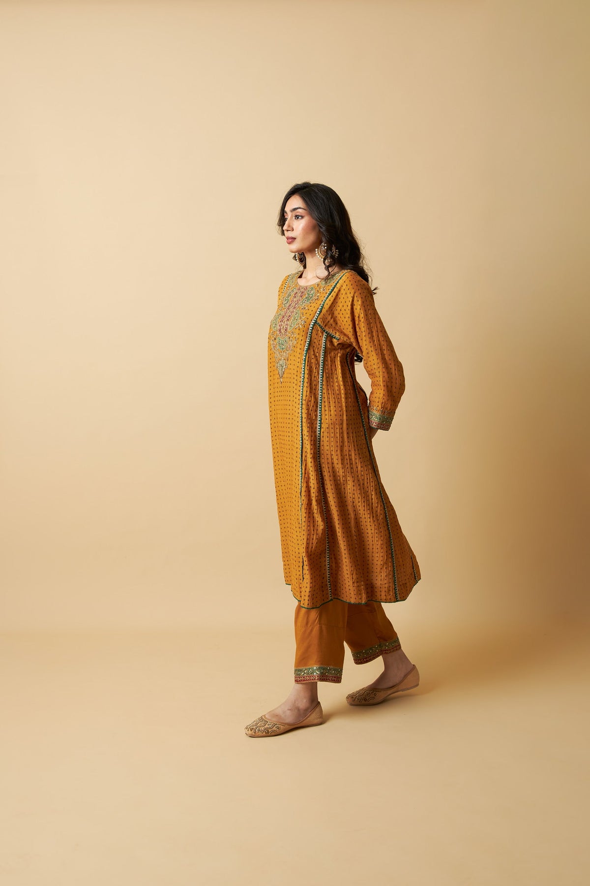 Peeli Pataka Embroidered Kurta Set- Set of 2 - CiceroniKurta Set, Festive WearPants and Pajamas