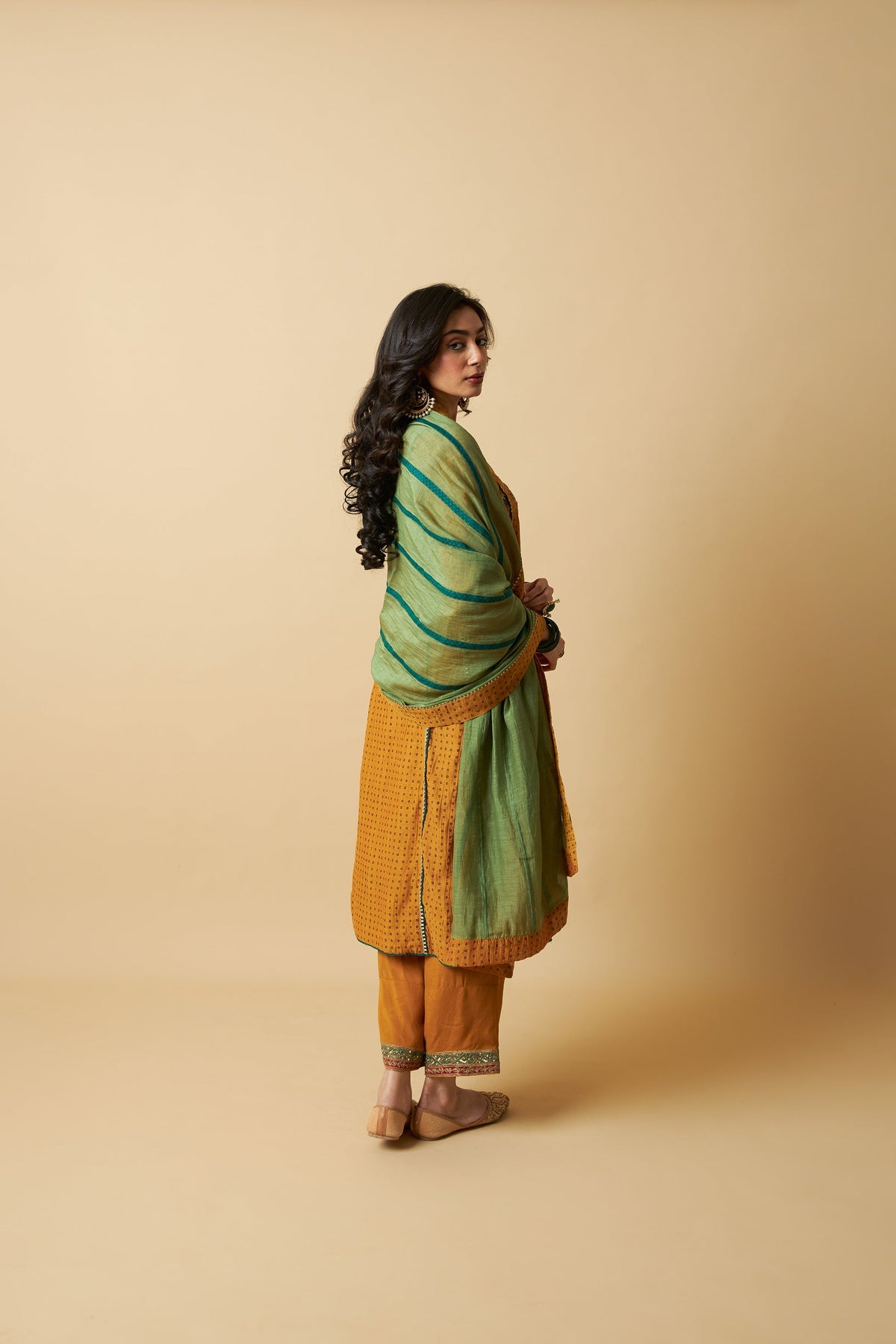 Peeli Pataka Embroidered Kurta Set- Set of 3 - CiceroniKurta Set, Festive WearPants and Pajamas