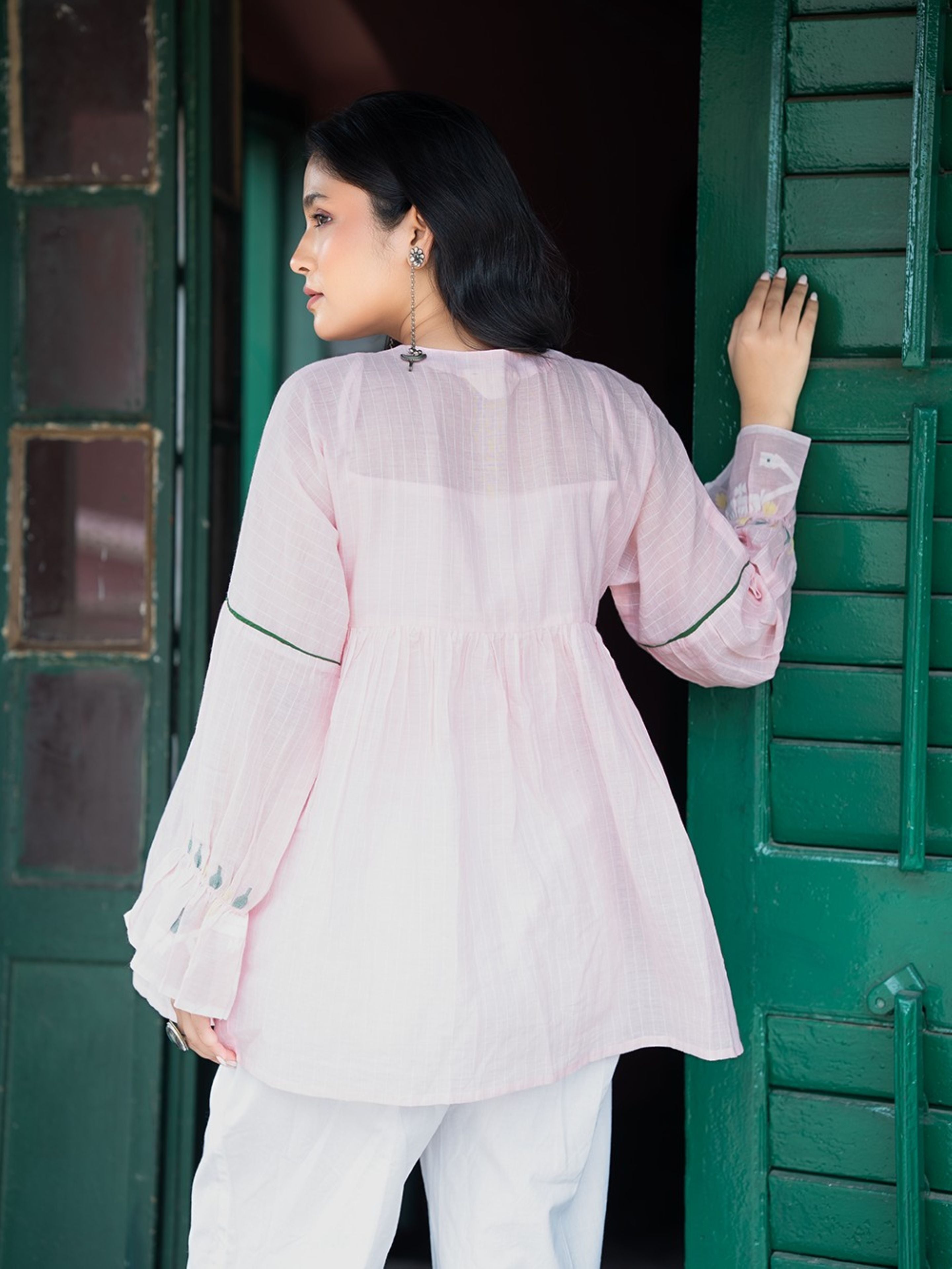 Pink Whisper Handwoven Jamdani Top - CiceroniTopsSutra Art of Clothing