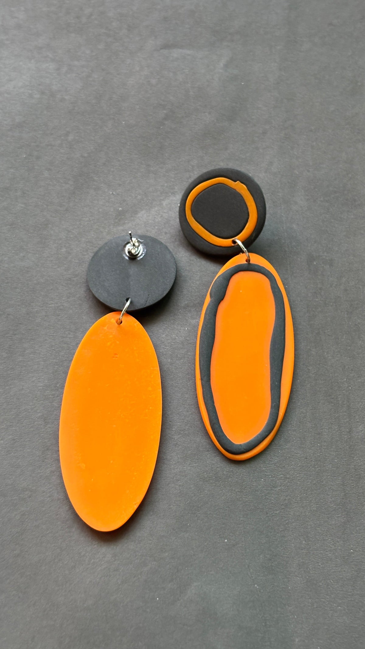 Playful Oval - CiceroniEarringsColoured Ears