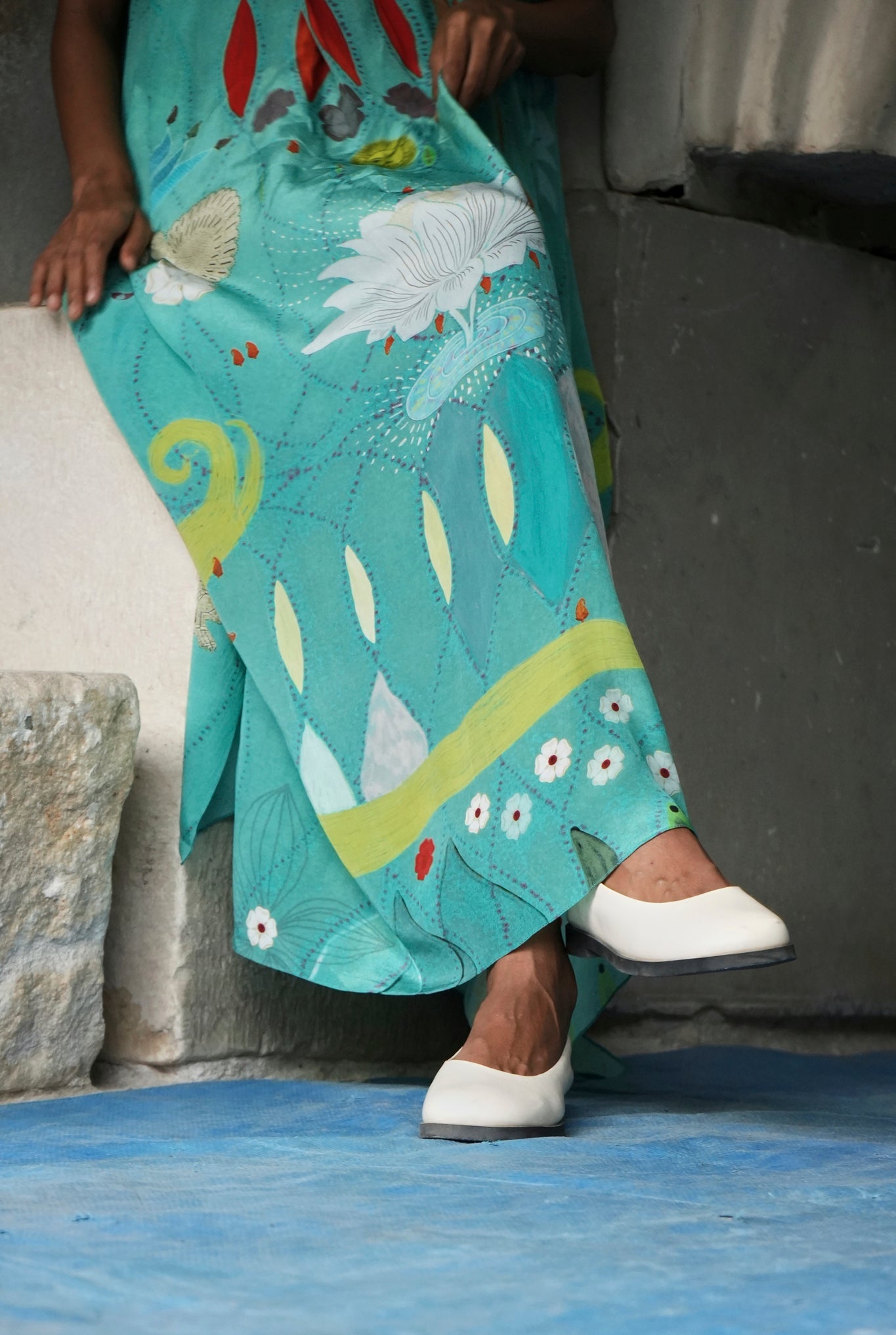 Pleated Crepe Kaftaan In Chetti Green Crepe - CiceroniDressesNIKYTA