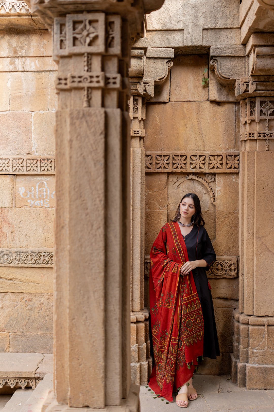 Rann Black Kurta Set with Ajrakh Dupatta - CiceroniKurta Set, Everyday WearMaidaan
