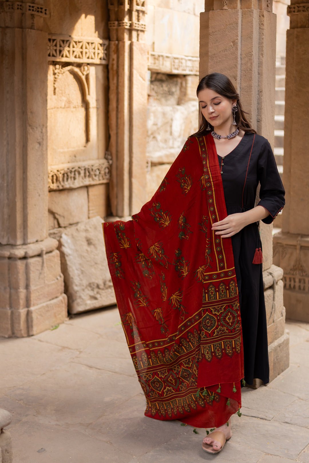 Rann Black Kurta Set with Ajrakh Dupatta - CiceroniKurta Set, Everyday WearMaidaan