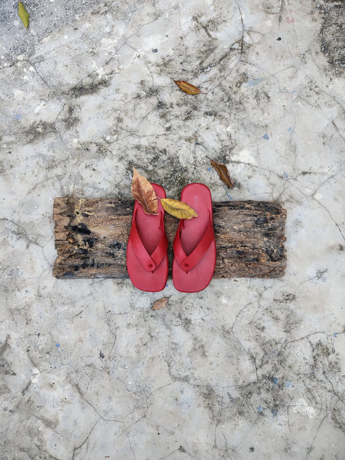Red Knot Flip Flops - Women - CiceroniFlatsSlomotion